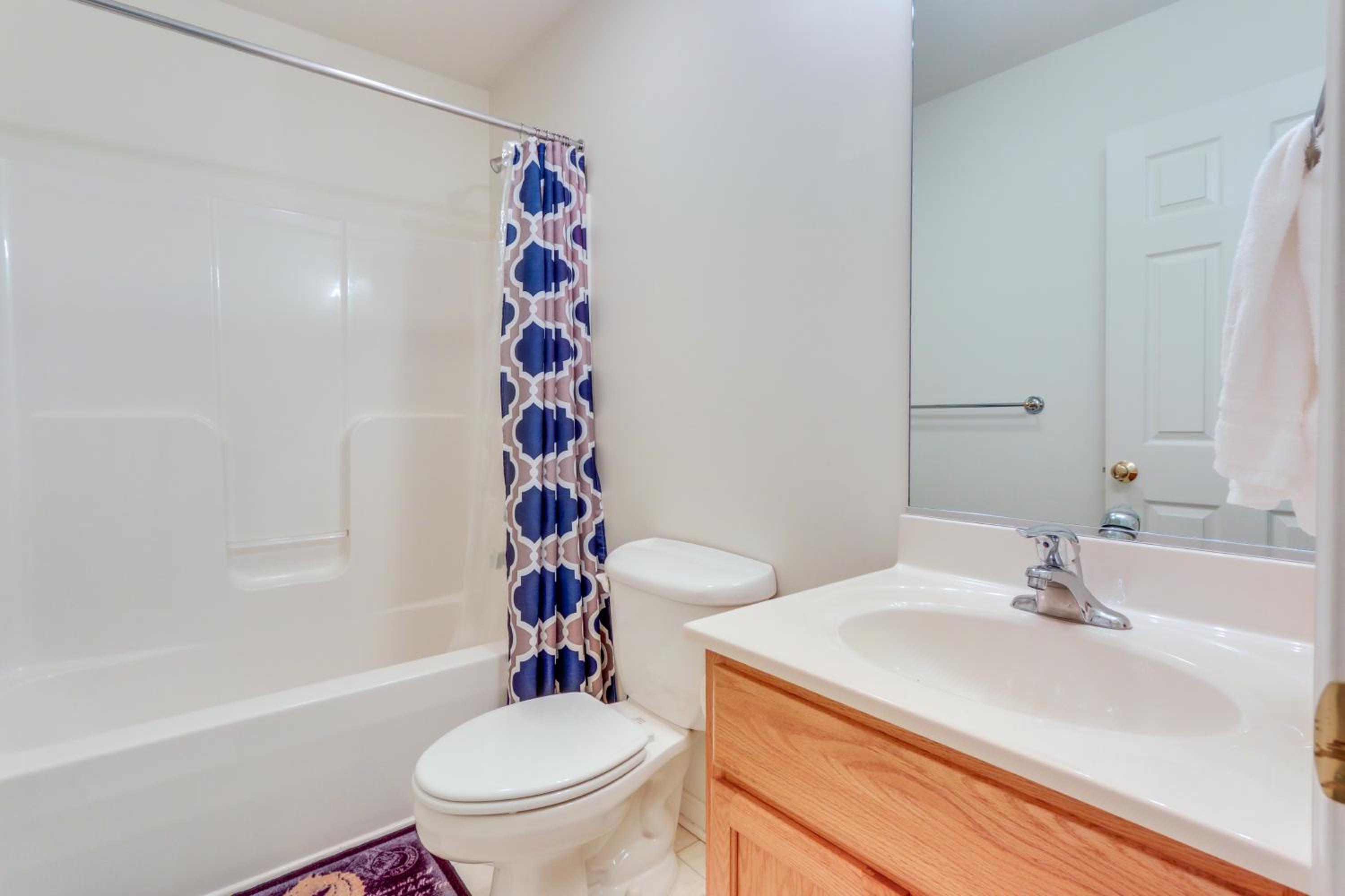 Golf and Hike Home with Resort Perks in Hedgesville