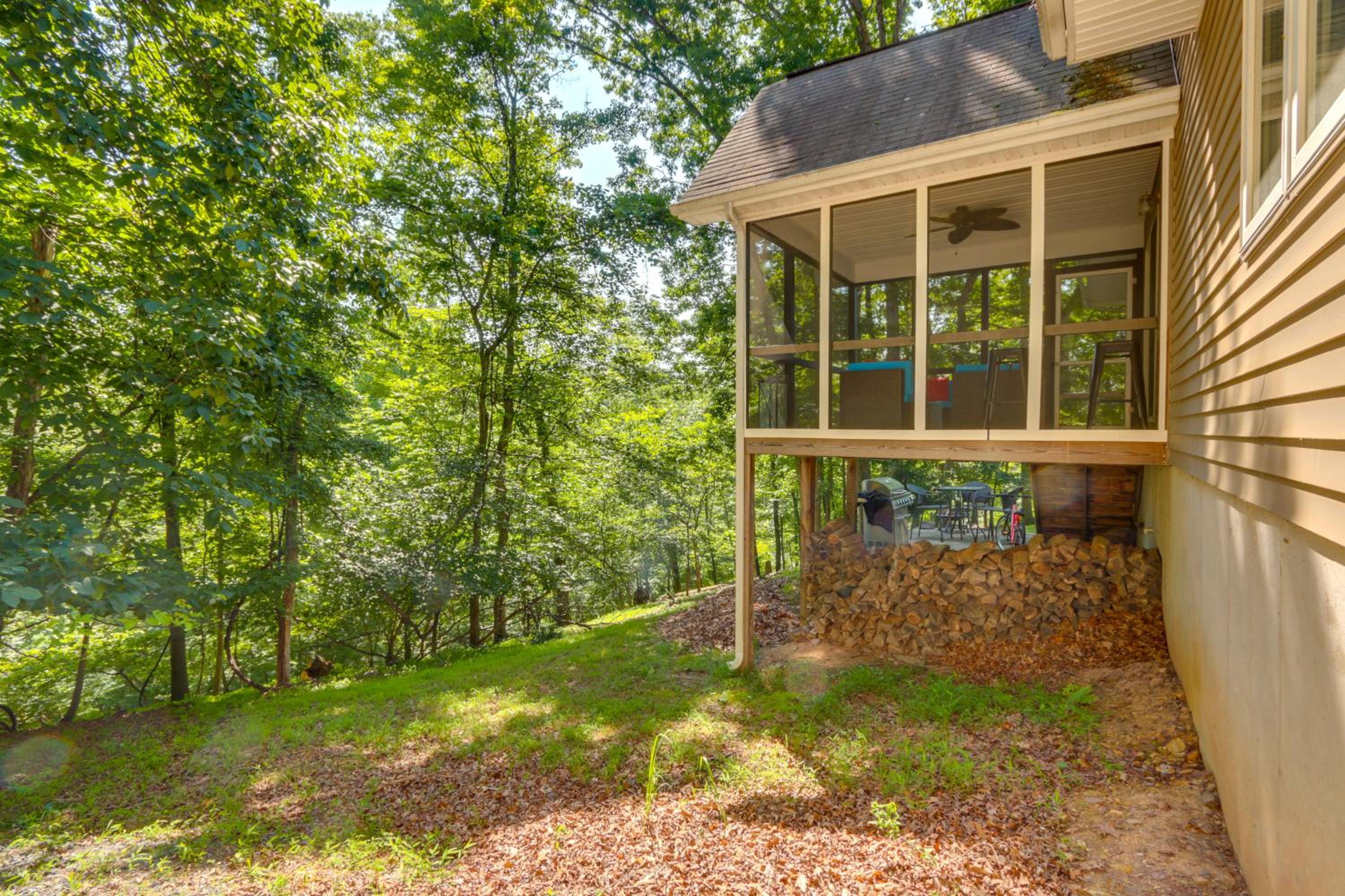 Golf and Hike Home with Resort Perks in Hedgesville