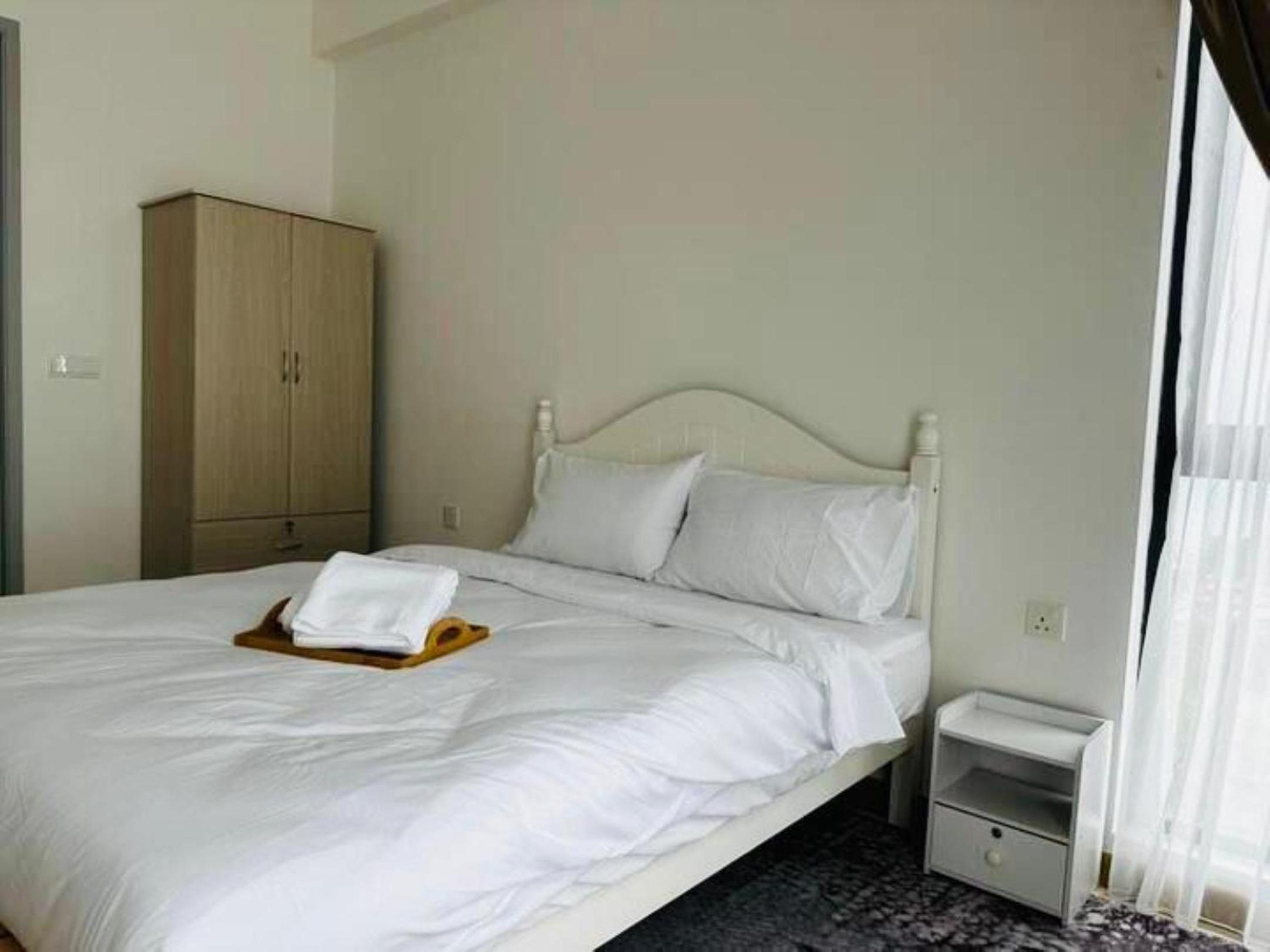 High Floor Seaview 2BR suites with Pool Sauna & Bathtub Near Gurney George Town Jazz Suites 253A