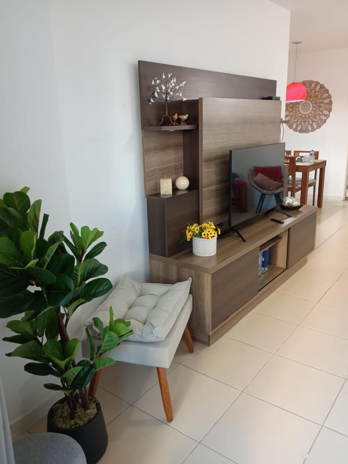 Suite, 2quartos, cozinha completa, varandão, 2 vagas de garagem
