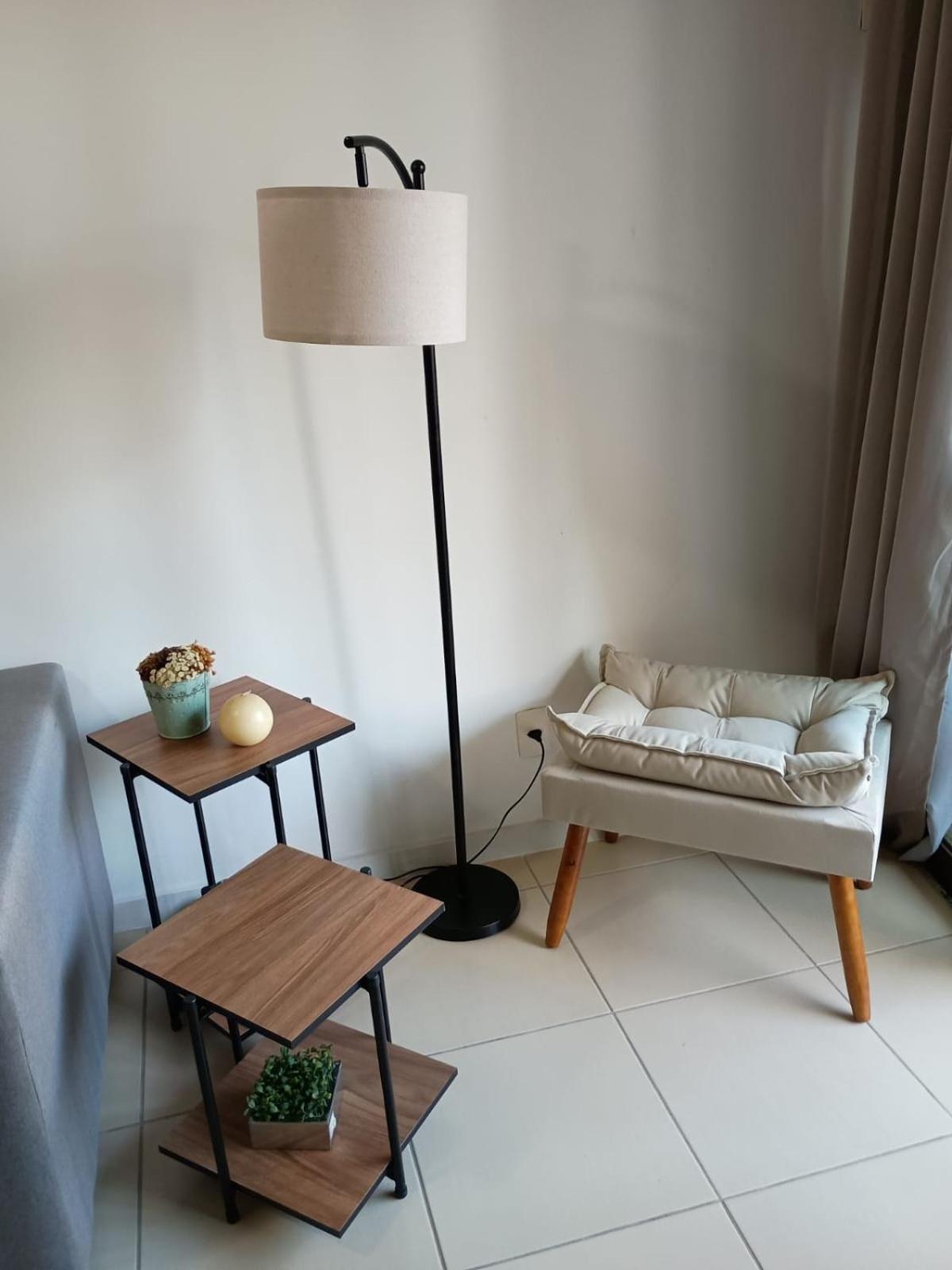 Suite, 2quartos, cozinha completa, varandão, 2 vagas de garagem