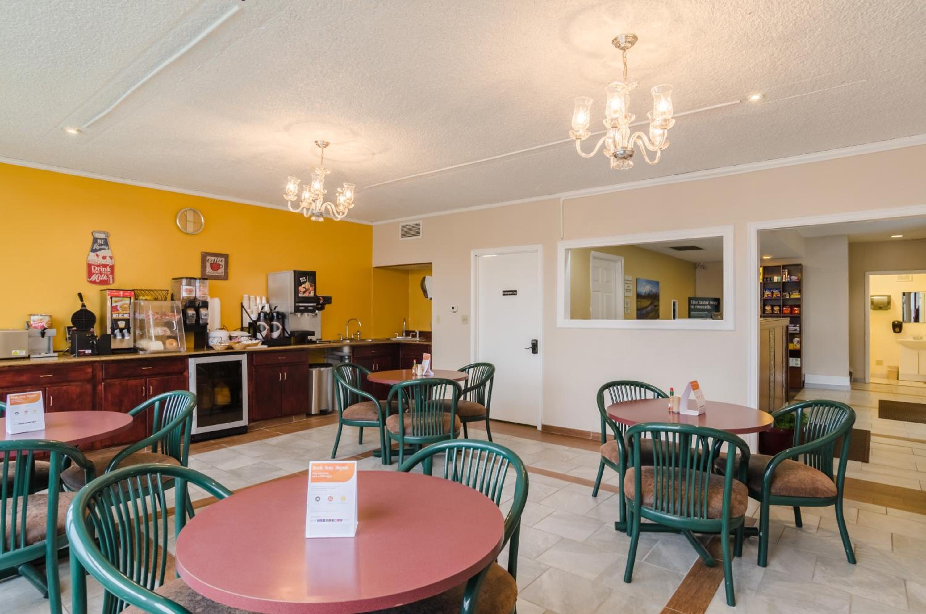 Gillette Vacations - Alamo Inn  Suites - Property Image 2