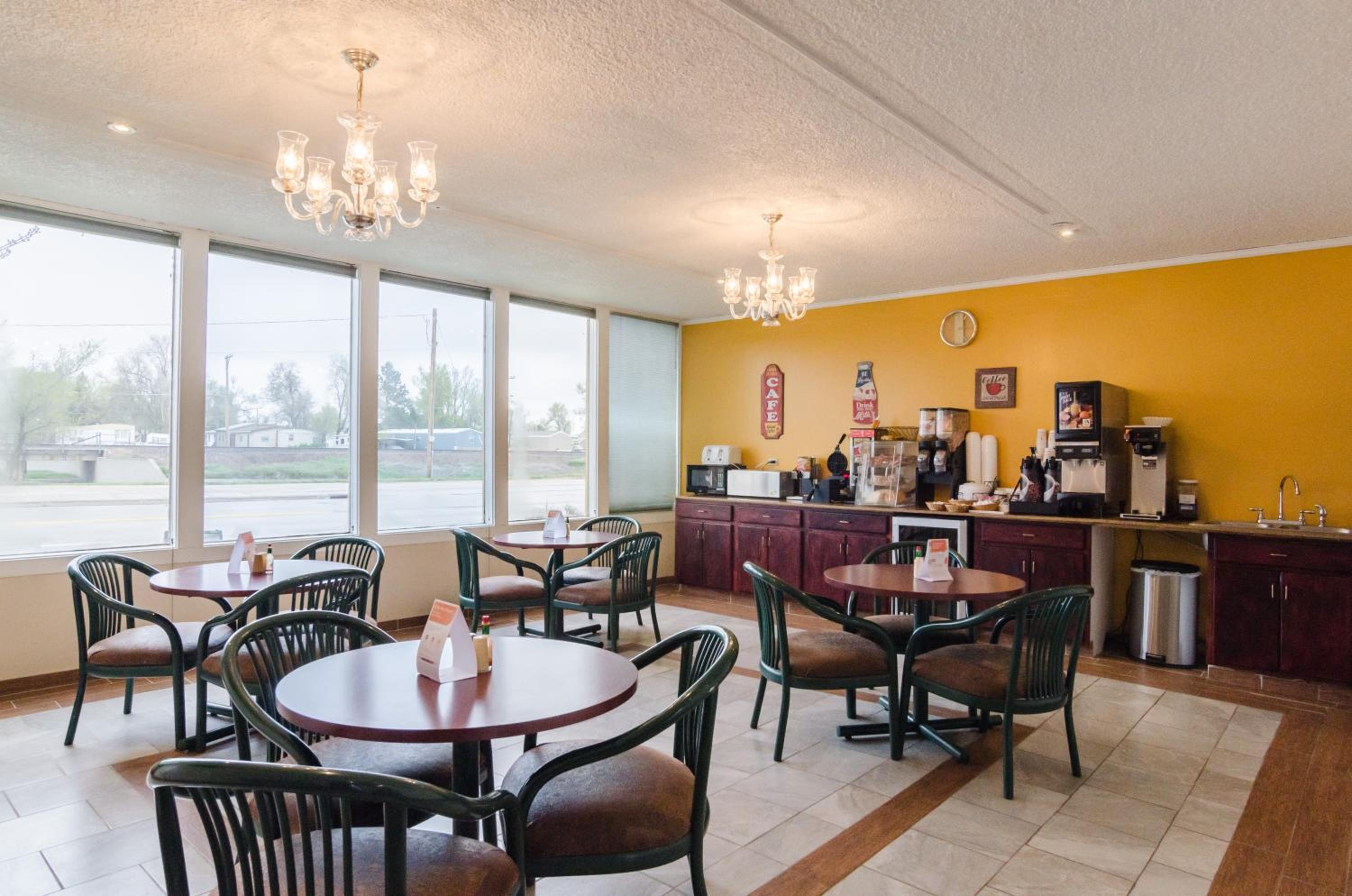 Gillette Vacations - Alamo Inn  Suites - Property Image 3