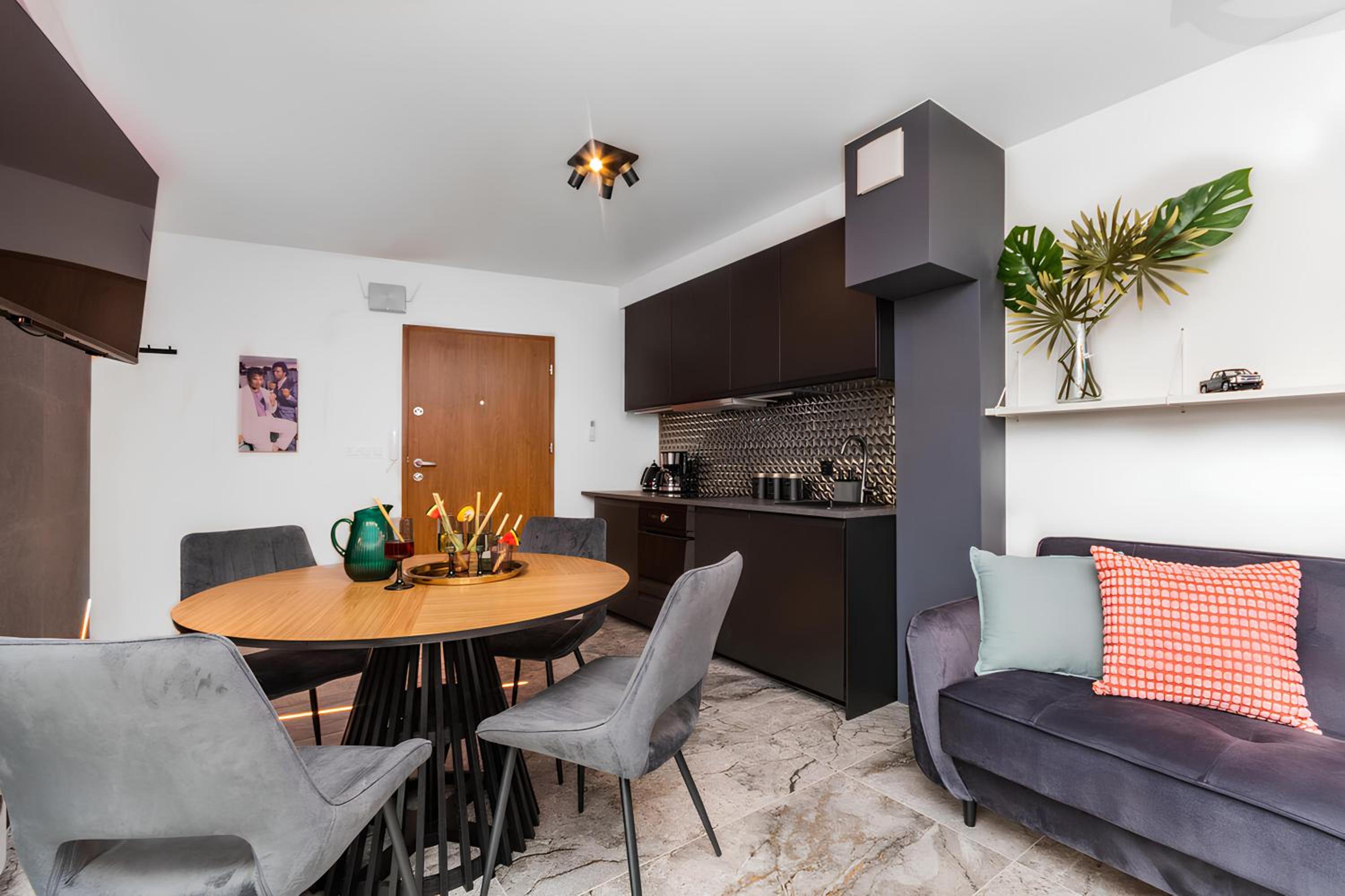 Flatbook Apartament Miami Beach - basen, taras i stylowe wnętrza w Krynicy Morskiej