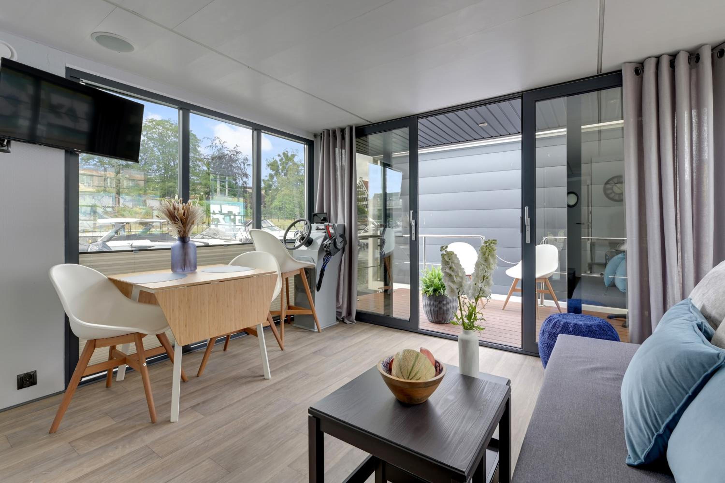 Domy Na Wodzie - La Mare Motlava Houseboats by Downtown Apartments