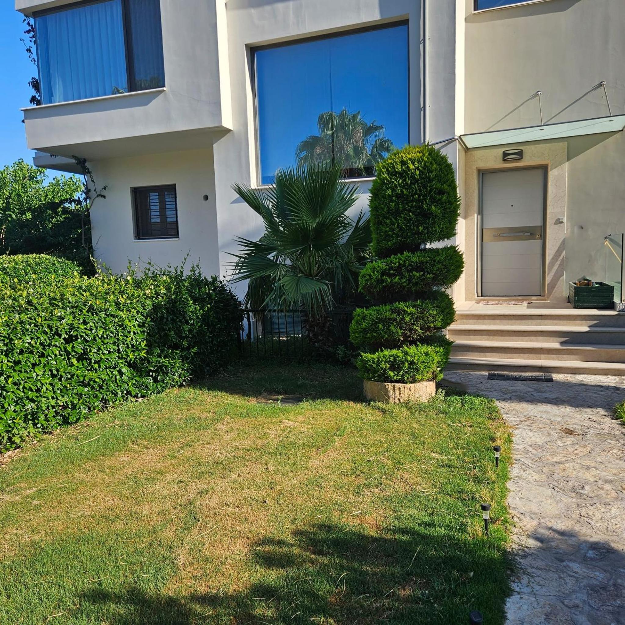 Evia Palm Beach Villa