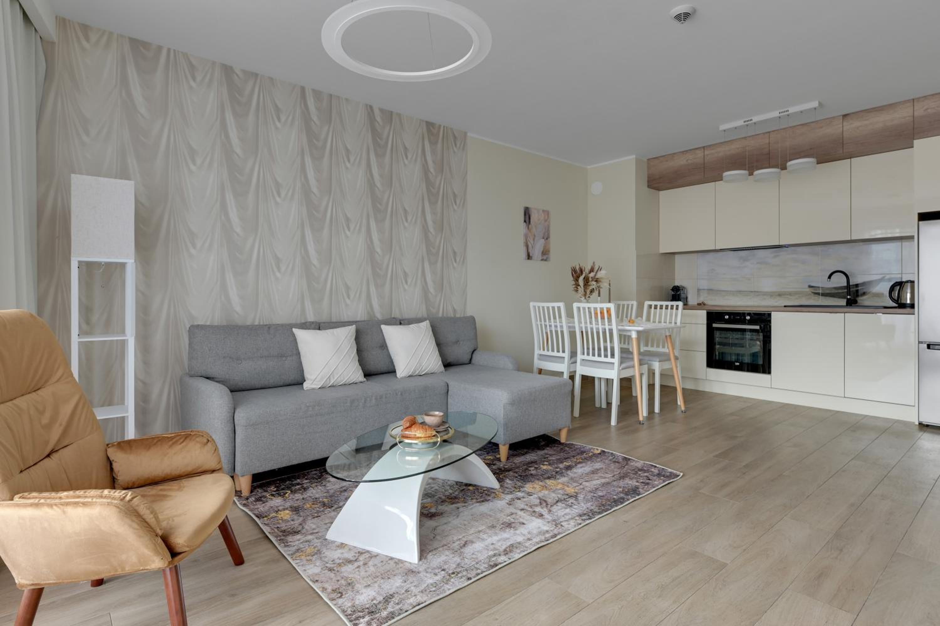 Waterlane Island - Riverview Pool, SPA & Gym by Downtown Apartments