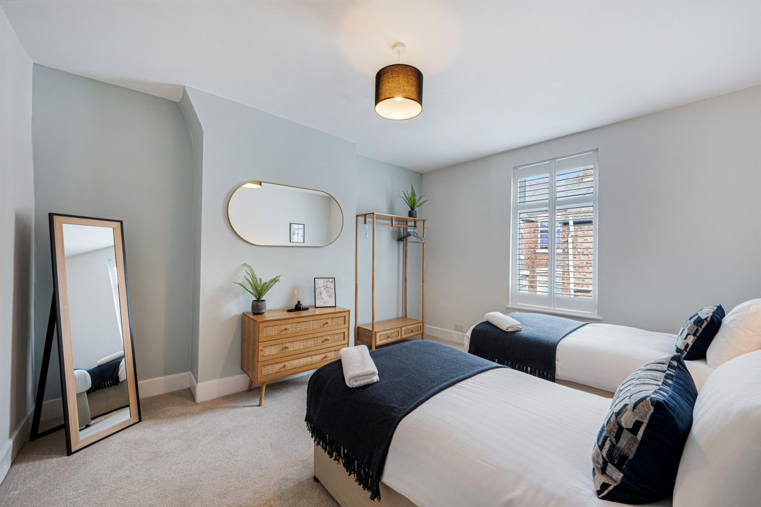 Watford Lodge - Air Host & Stay - A Home in the Heart of Anfield