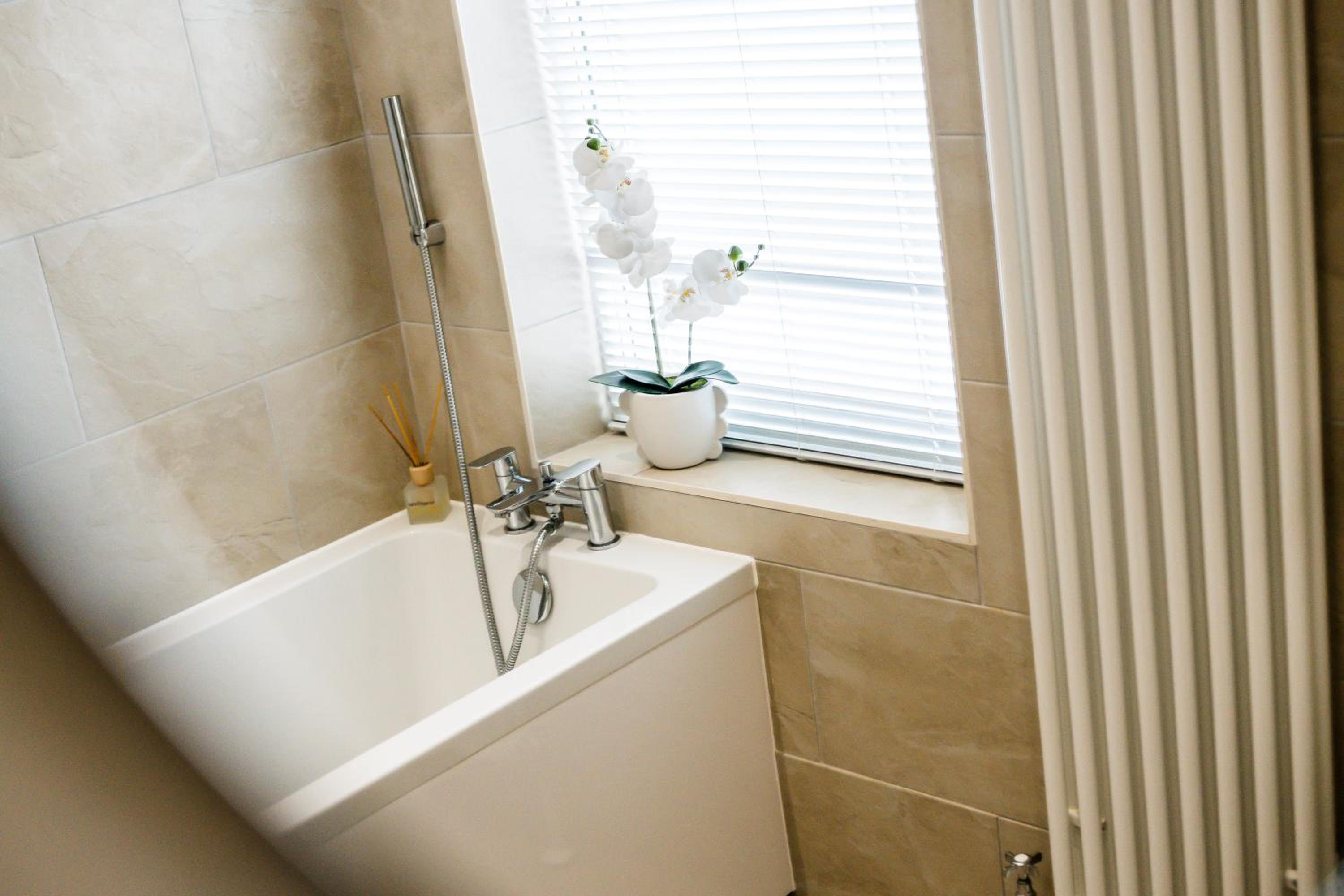 Watford Lodge - Air Host & Stay - A Home in the Heart of Anfield