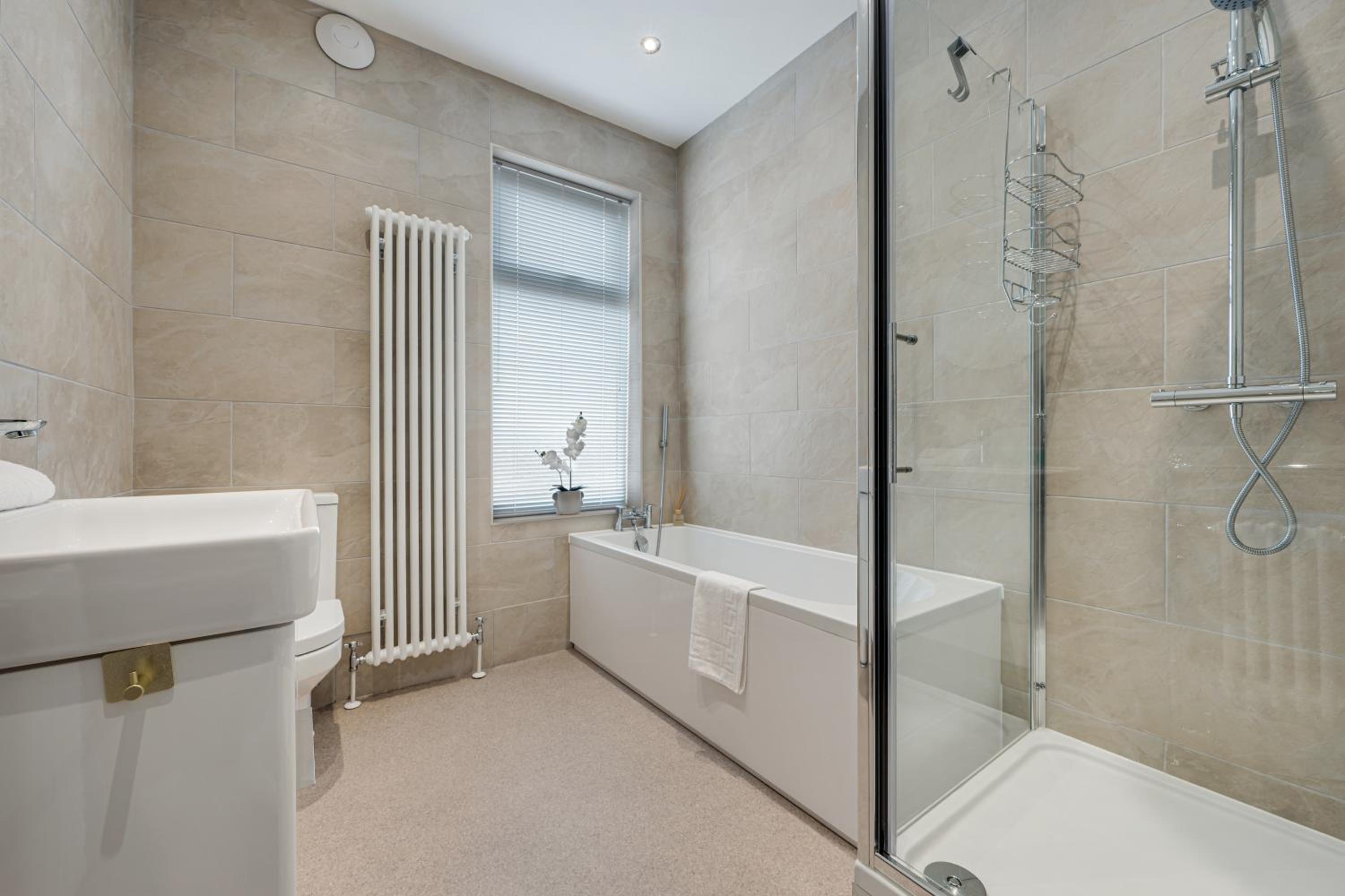 Watford Lodge - Air Host & Stay - A Home in the Heart of Anfield