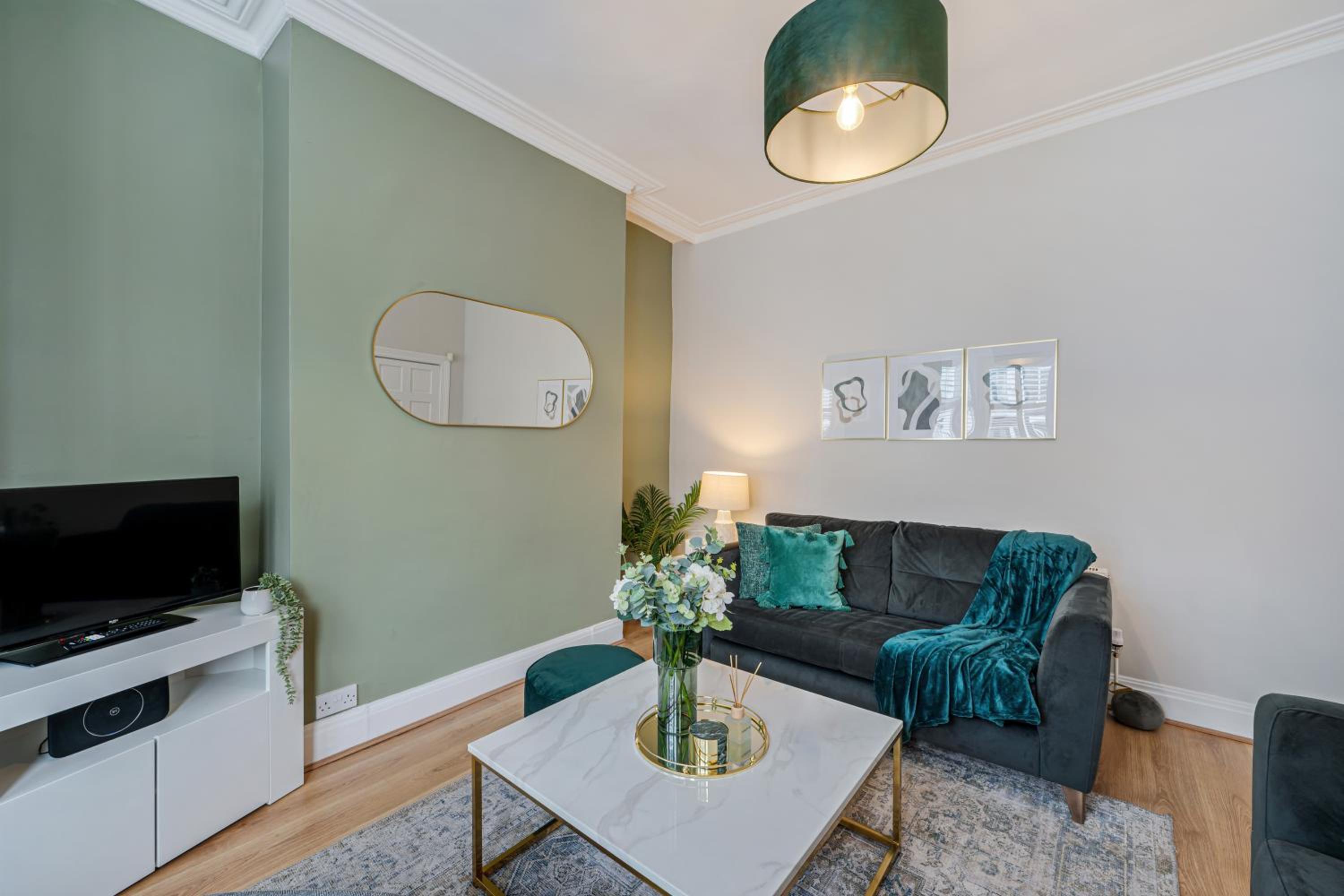 Watford Lodge - Air Host & Stay - A Home in the Heart of Anfield