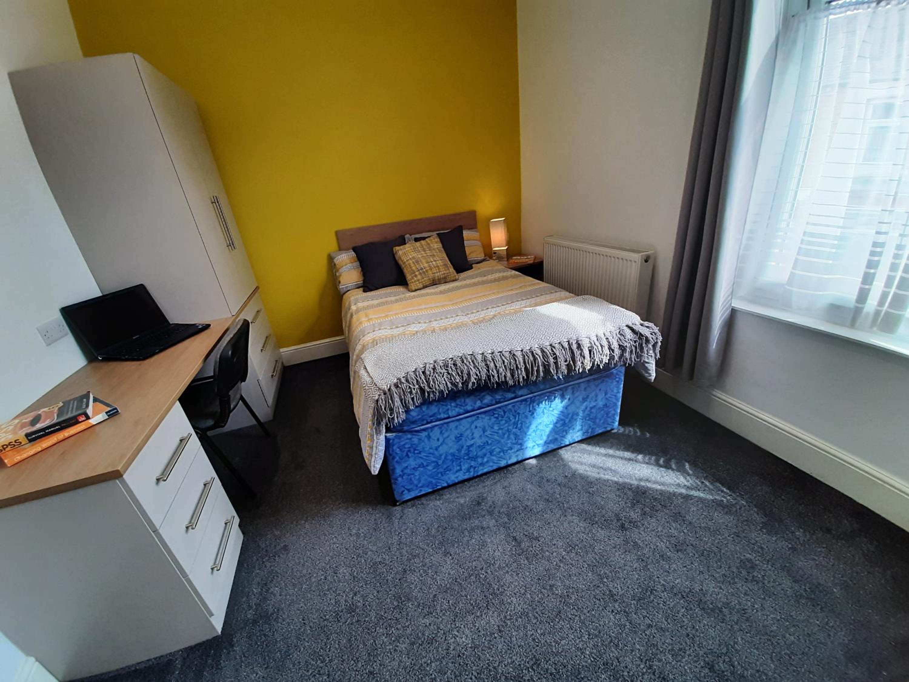 Bright & Comfy 3-Bedroom Flat in Kexgill