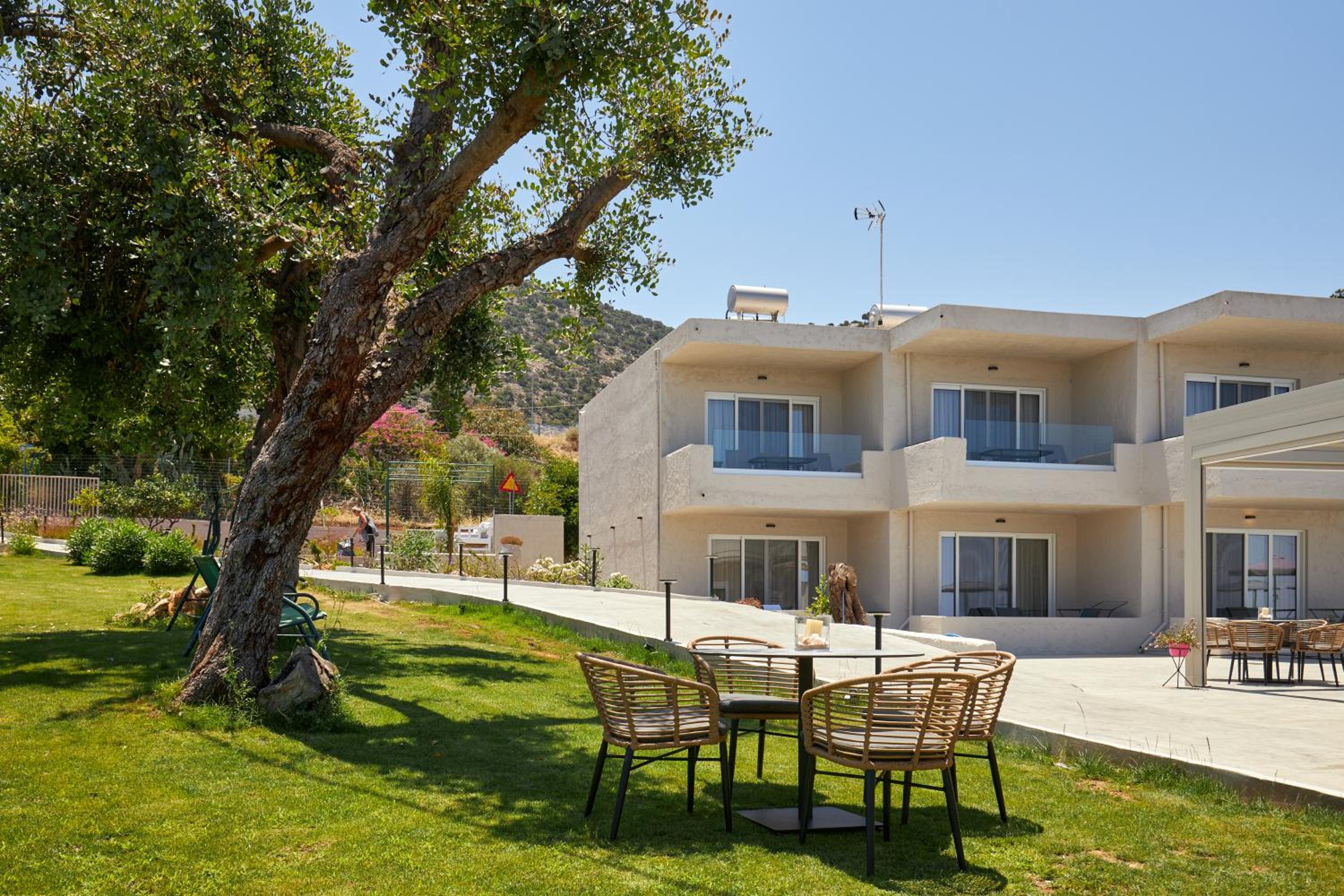Mila Malia Suites