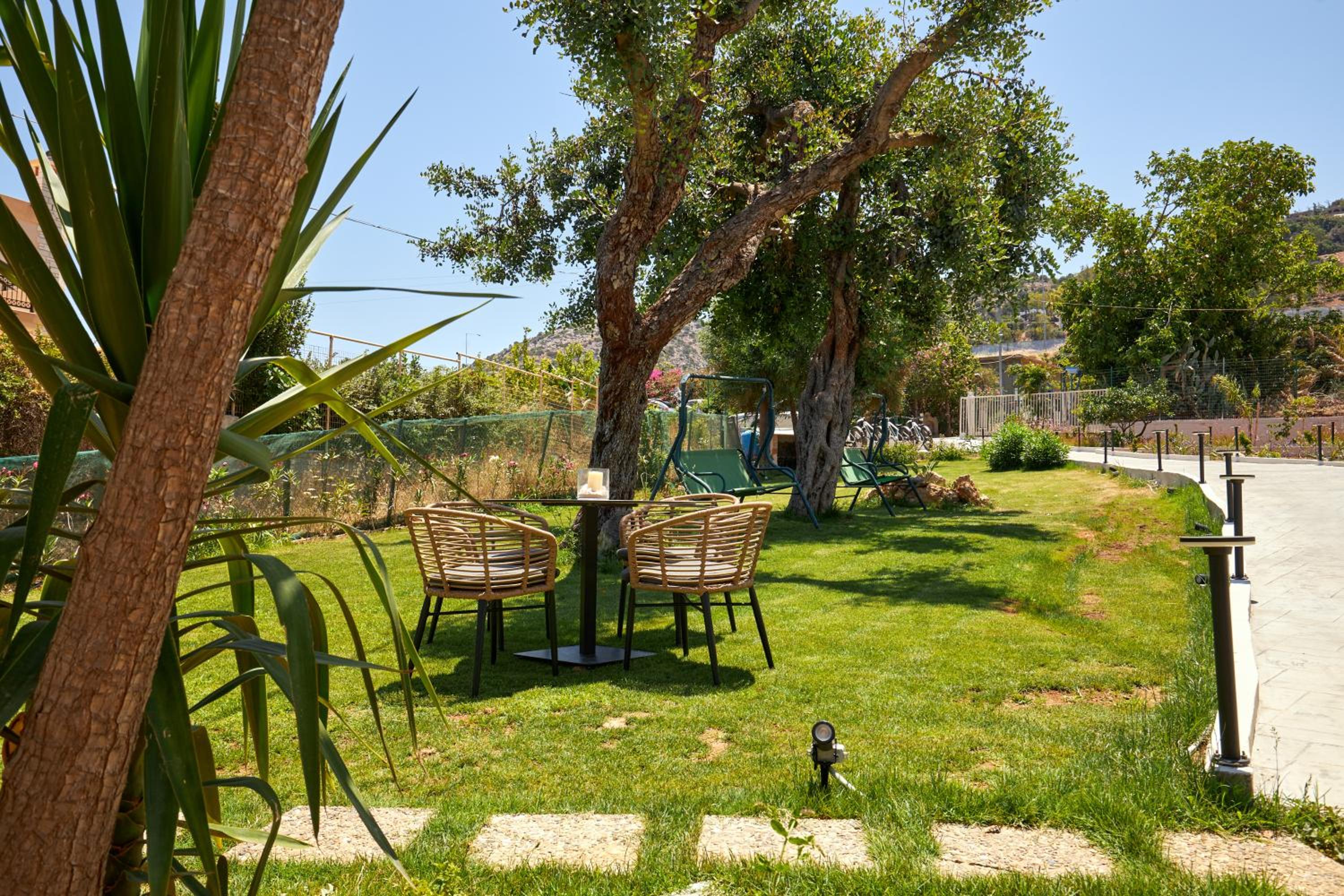 Mila Malia Suites