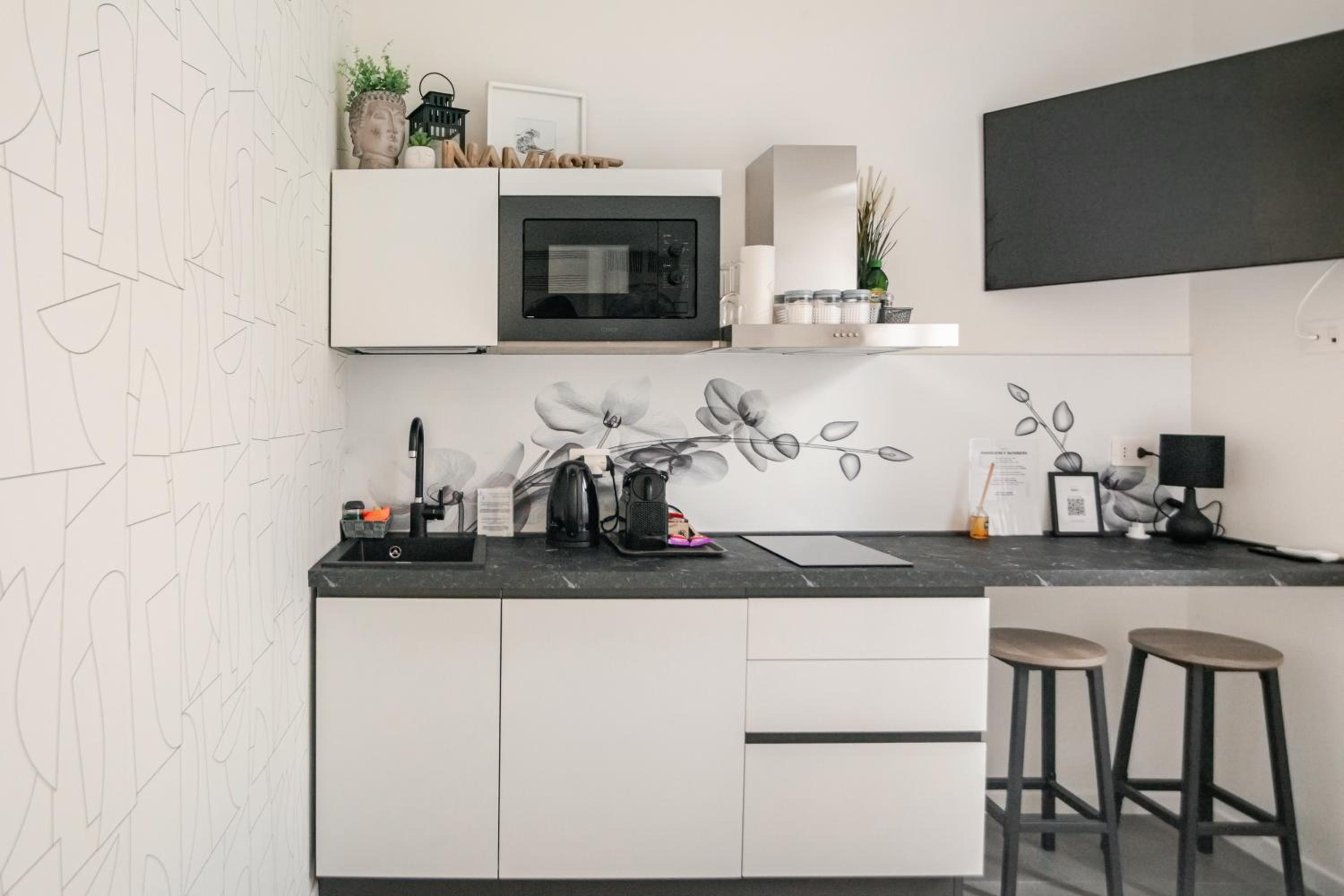 Urban Hub Apartments