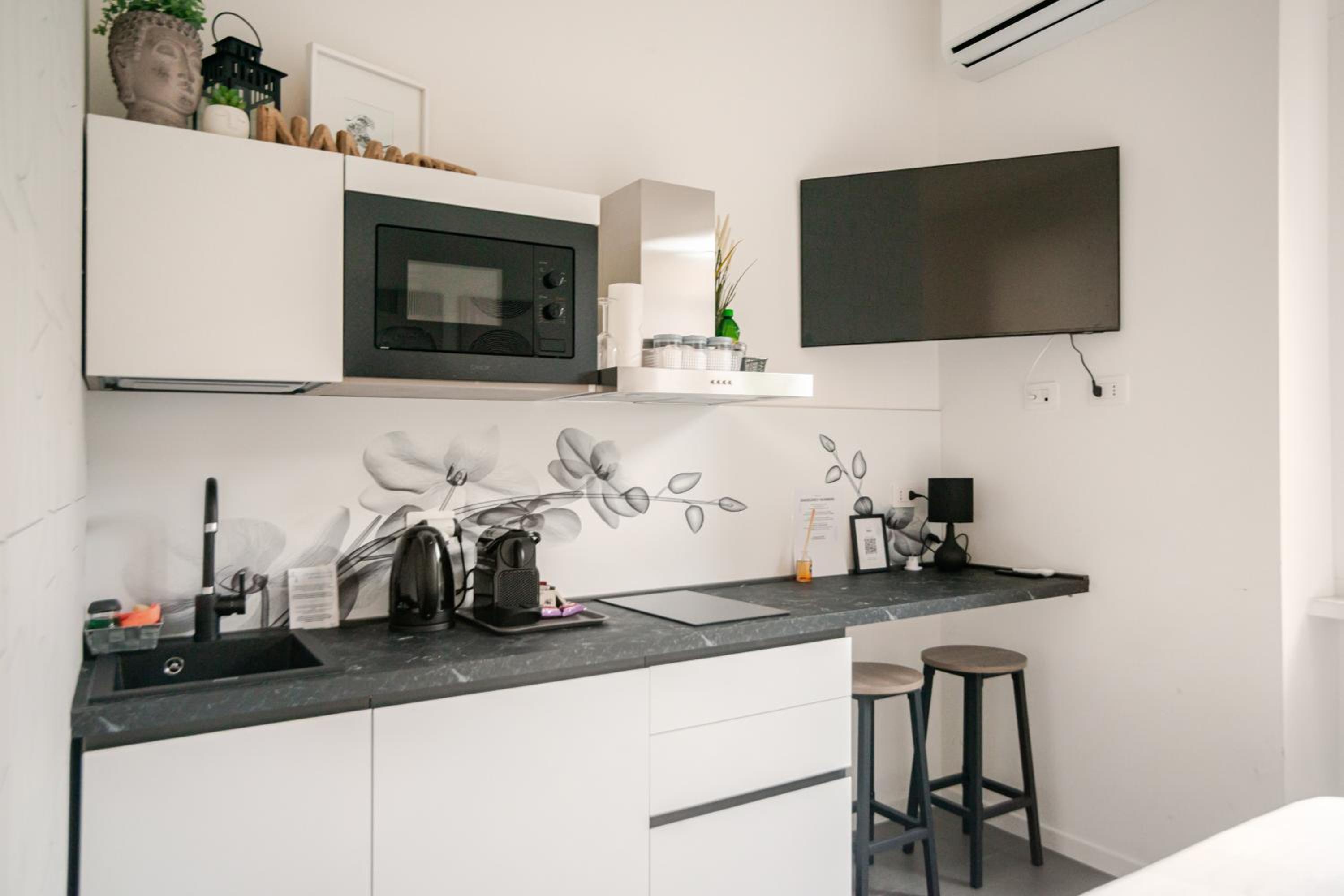 Urban Hub Apartments