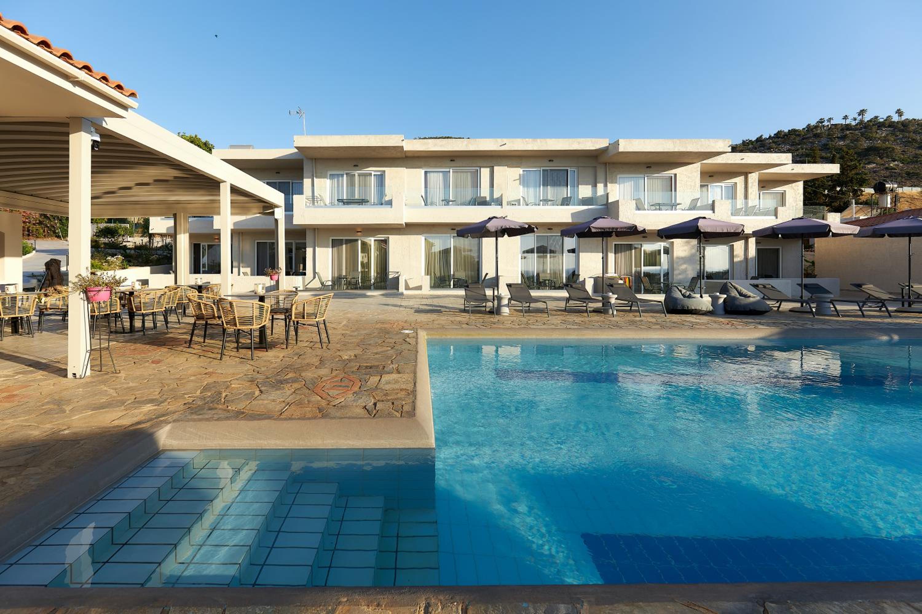 Mila Malia Suites