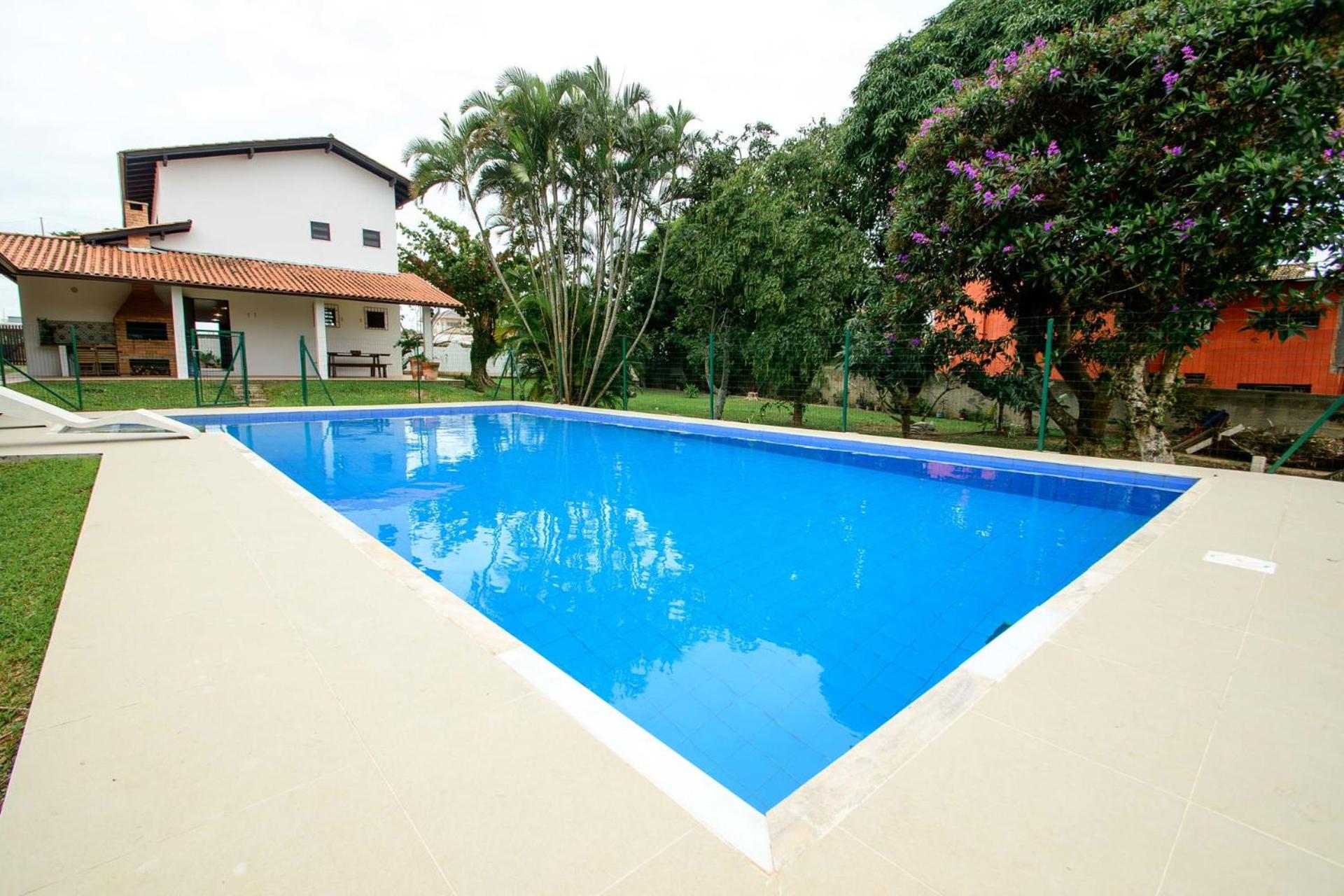 Casa com piscina a 500m da praia AM7276