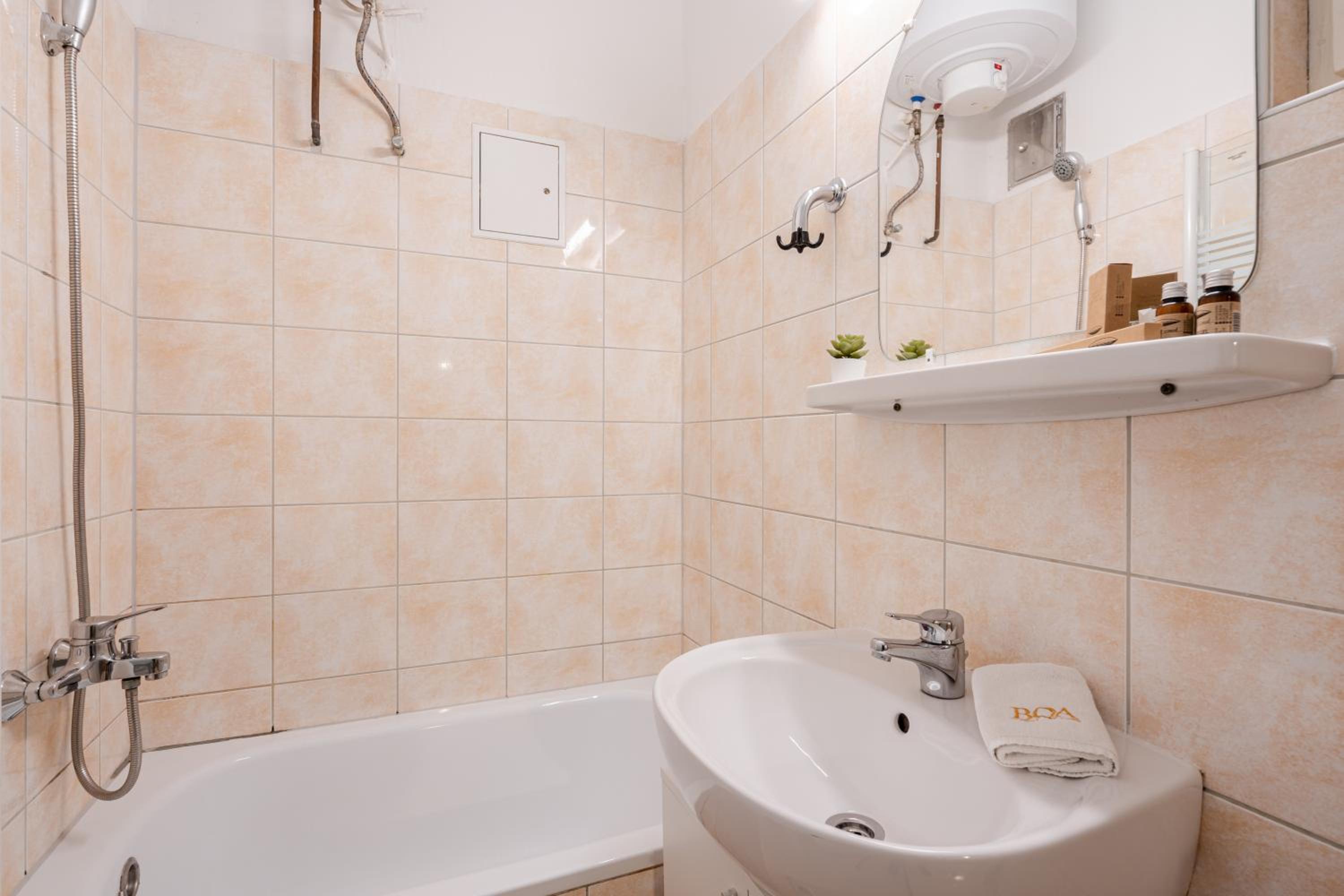 B8 - Grand Boulevard Cozy Apartment - Best Location by BQA