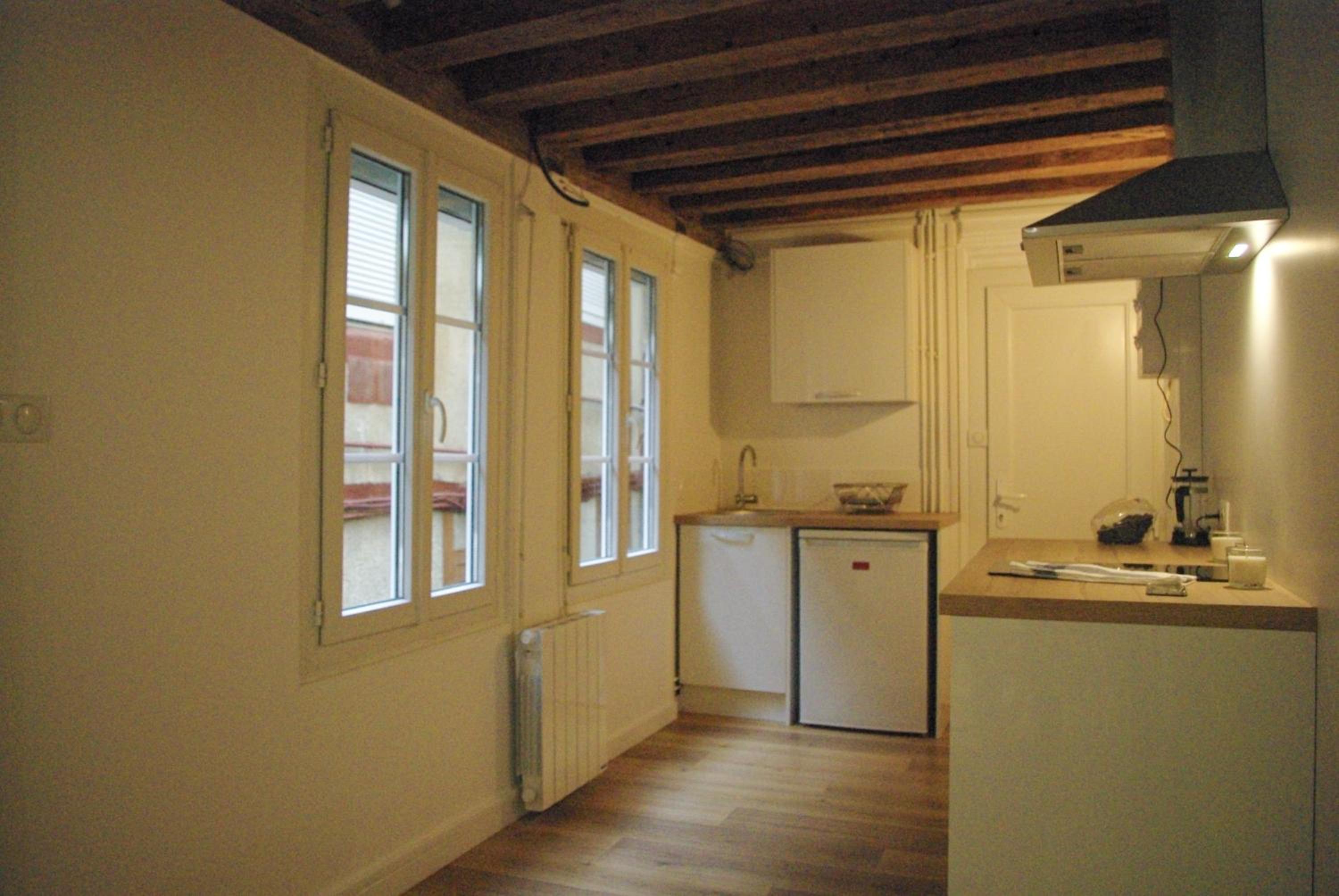 Dijon Standing Historic City Apartment, photo 7