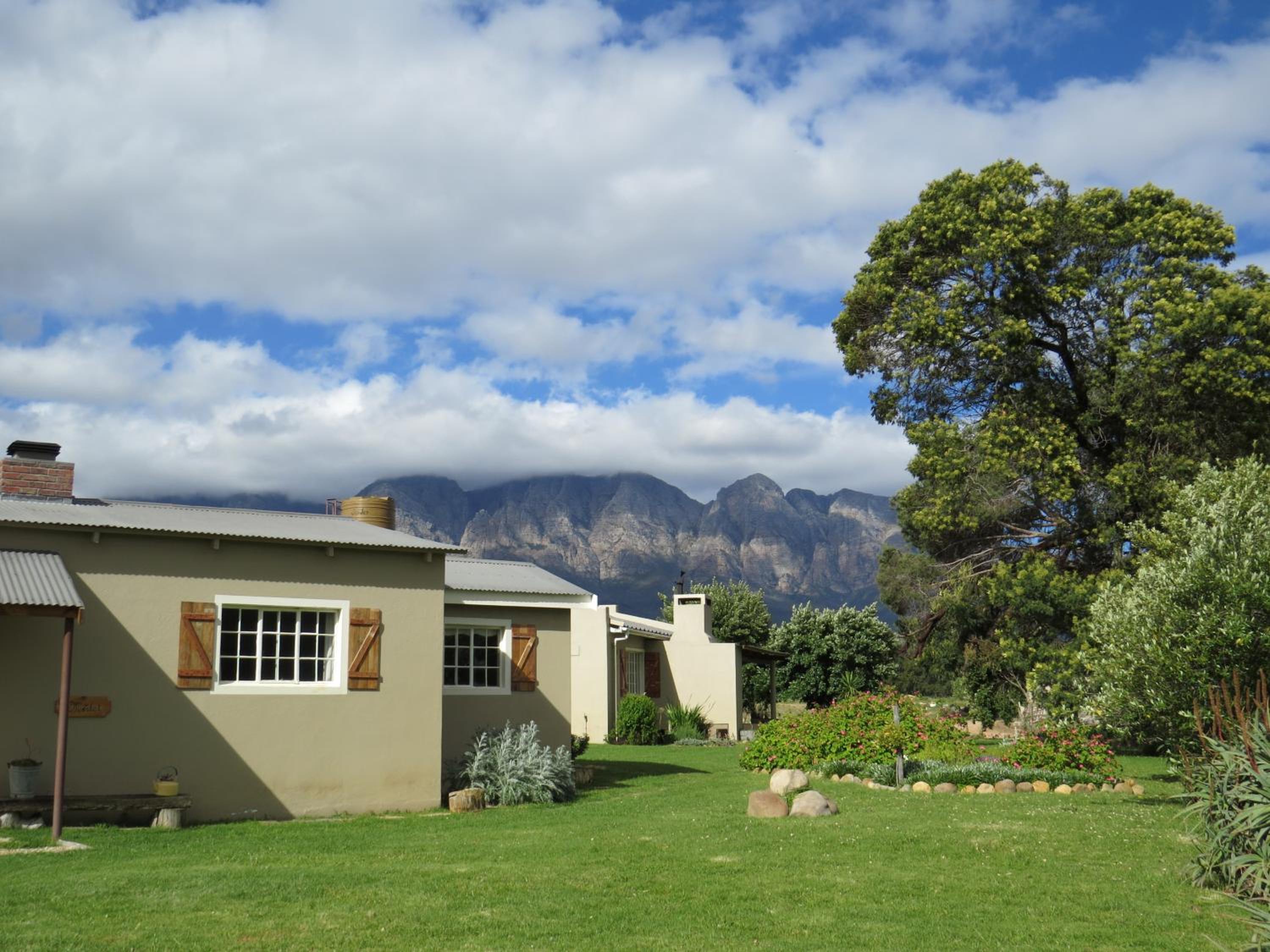Seven Oaks Vineyard Cottages
