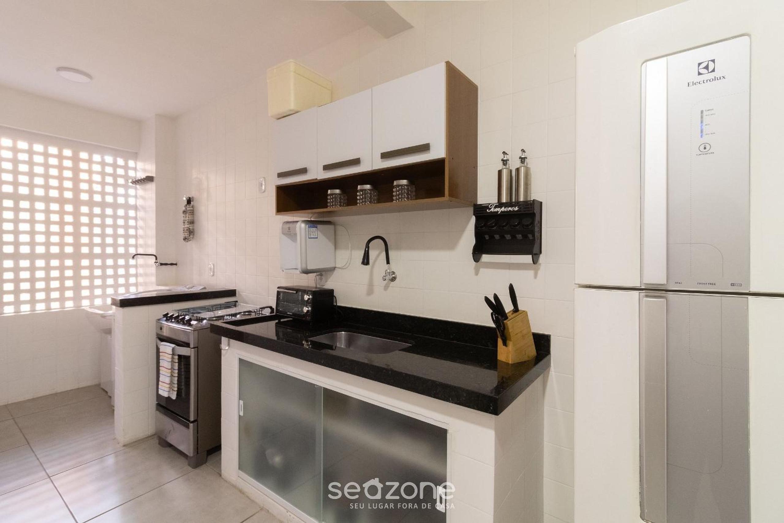 Apt w/ balcony 650m from beach, Cabo Frio CVY0306