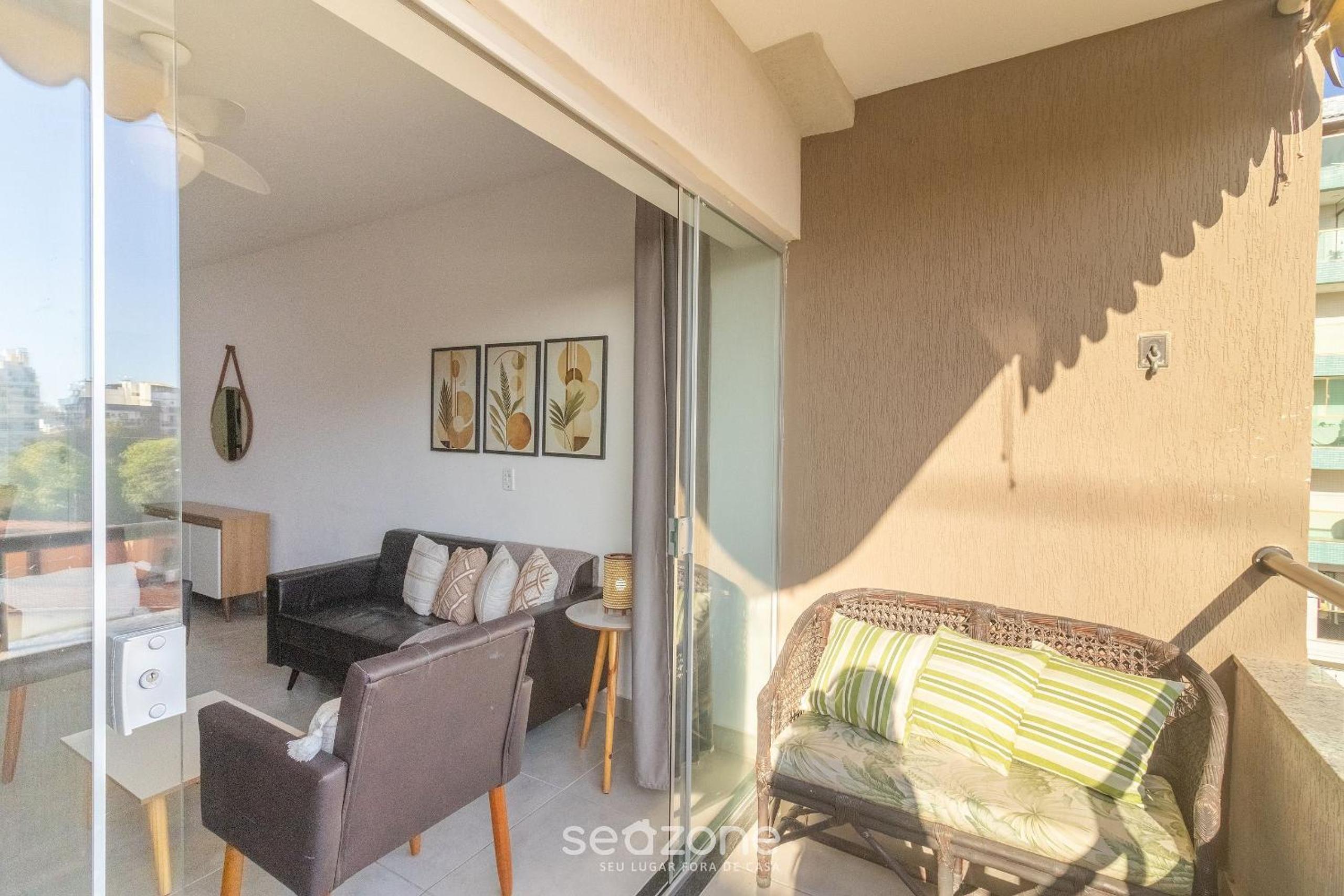 Apt w/ balcony 650m from beach, Cabo Frio CVY0306