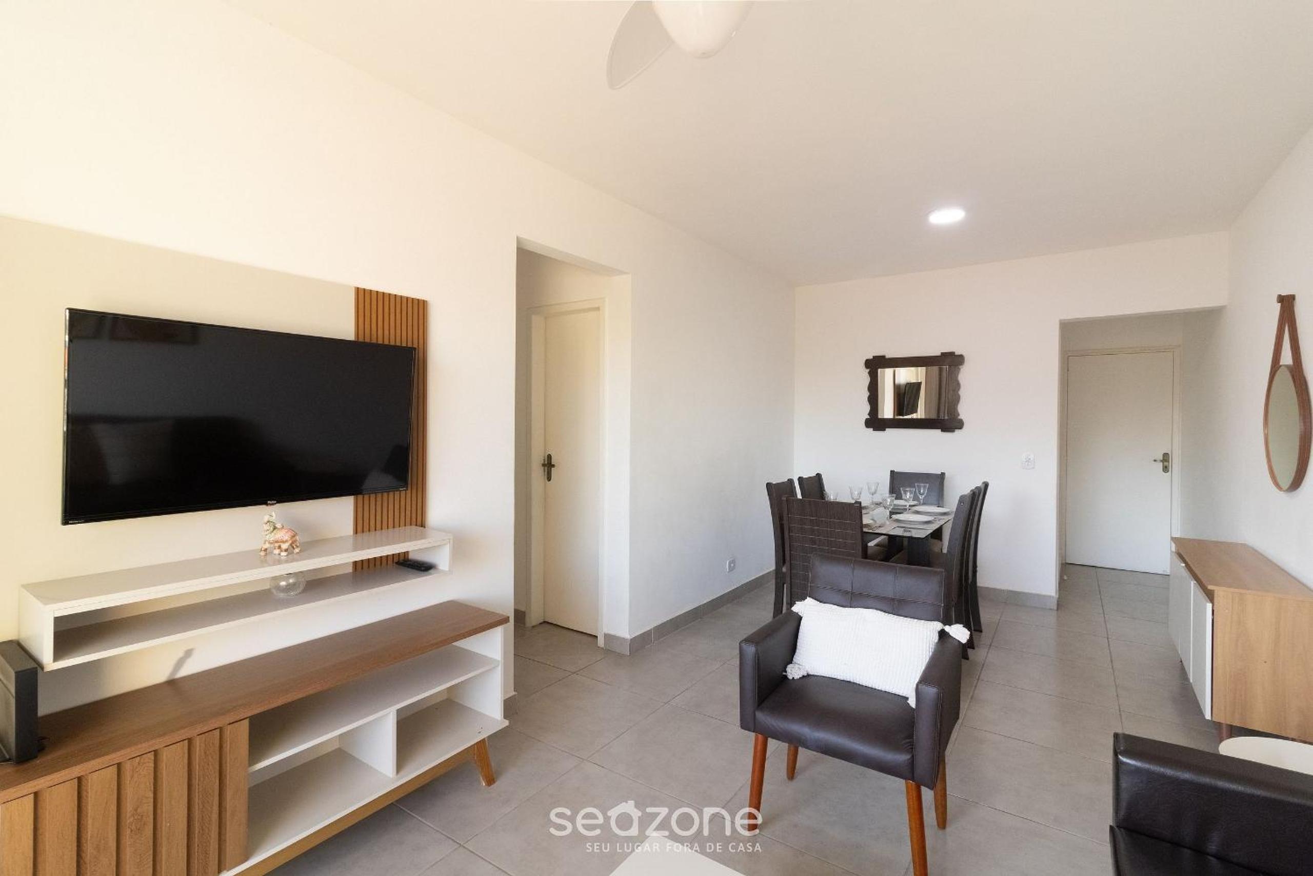 Apt w/ balcony 650m from beach, Cabo Frio CVY0306