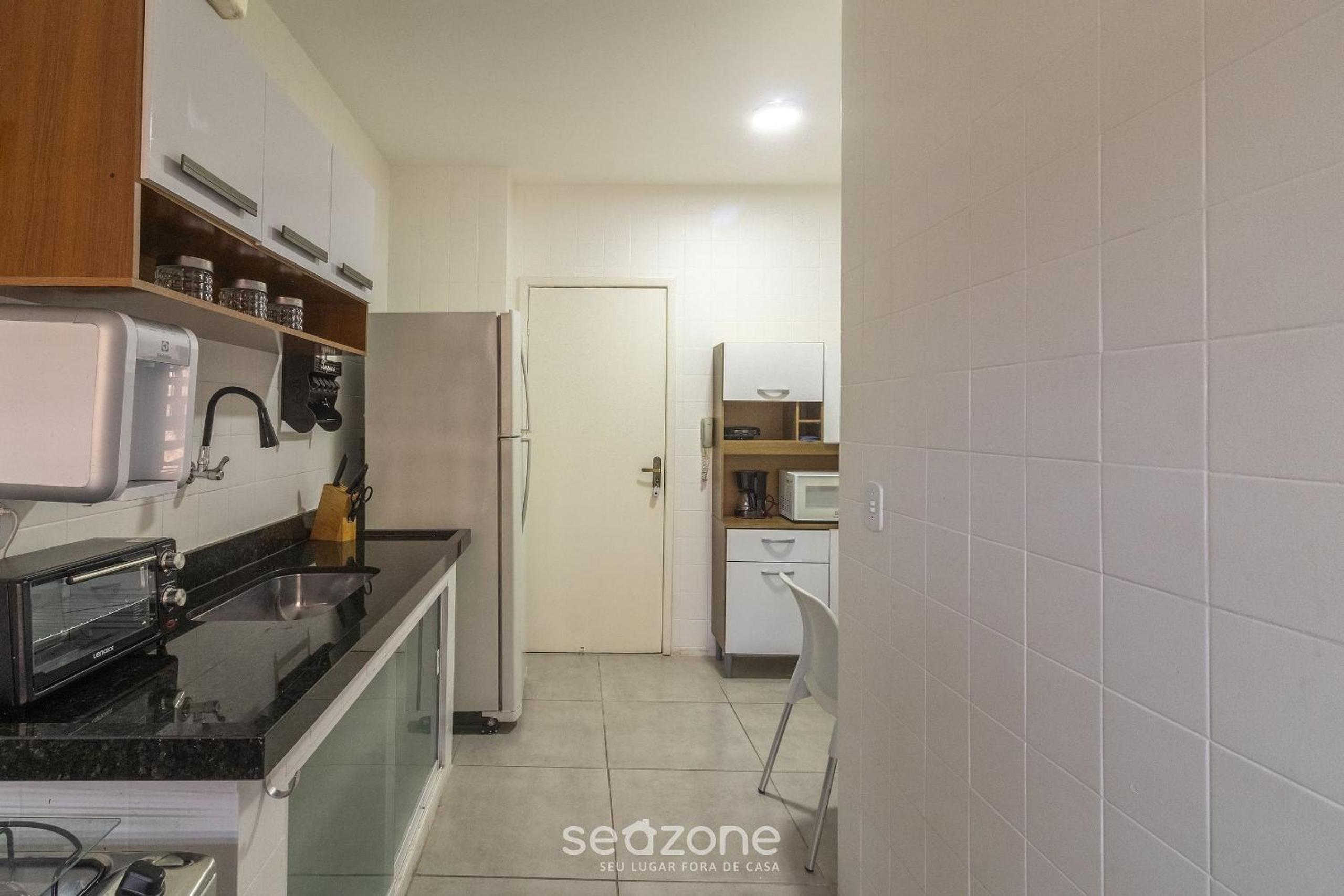 Apt w/ balcony 650m from beach, Cabo Frio CVY0306