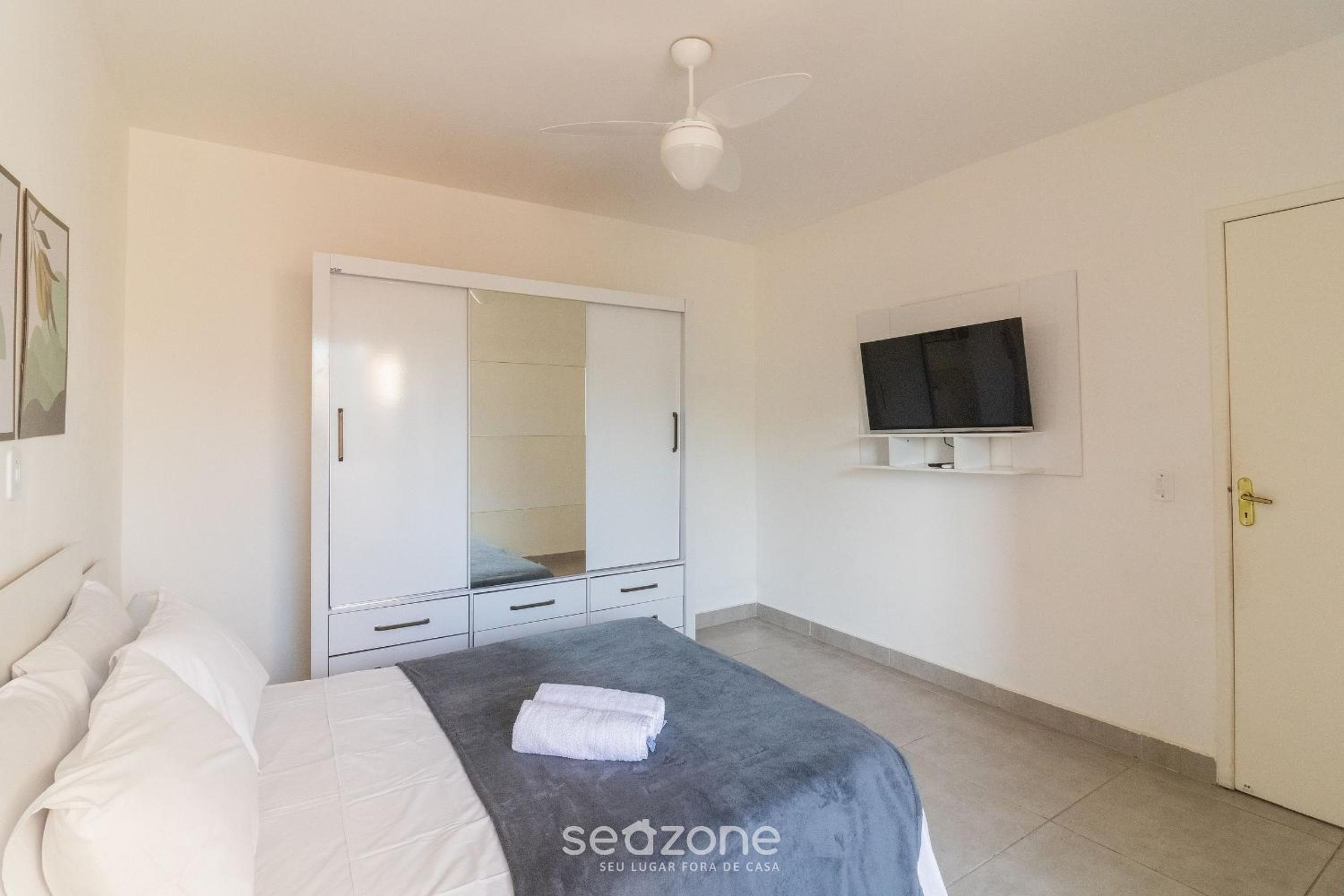 Apt w/ balcony 650m from beach, Cabo Frio CVY0306