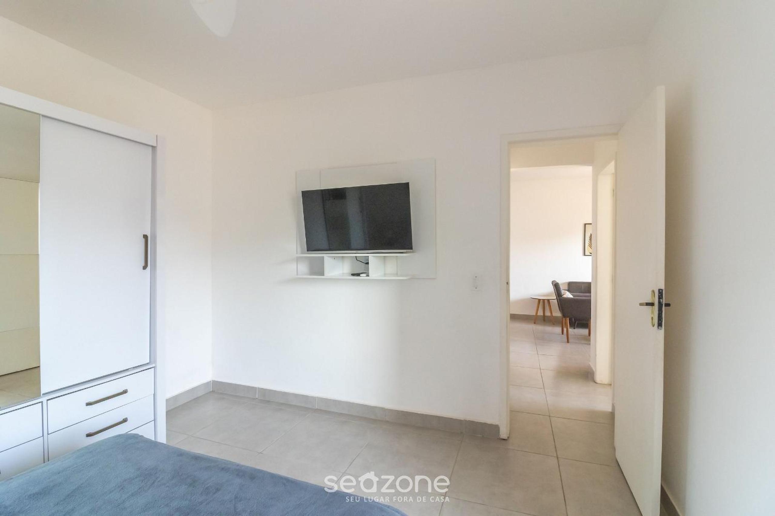 Apt w/ balcony 650m from beach, Cabo Frio CVY0306