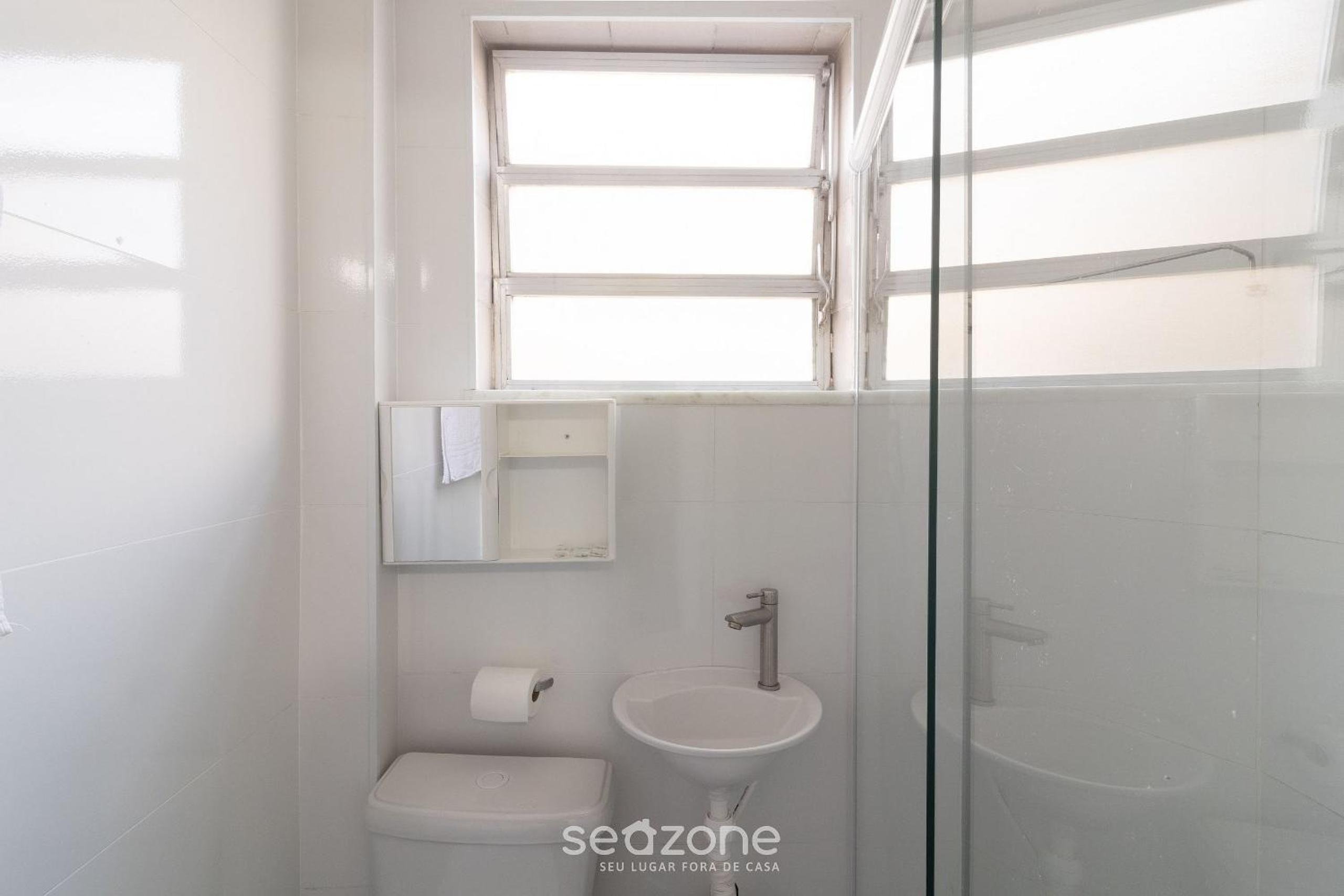 Apt w/ balcony 650m from beach, Cabo Frio CVY0306