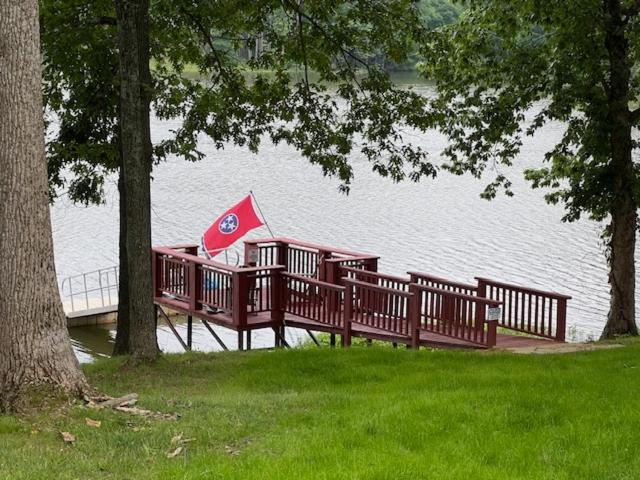 Cottage on Cypress Bay near Paris Landing State Park