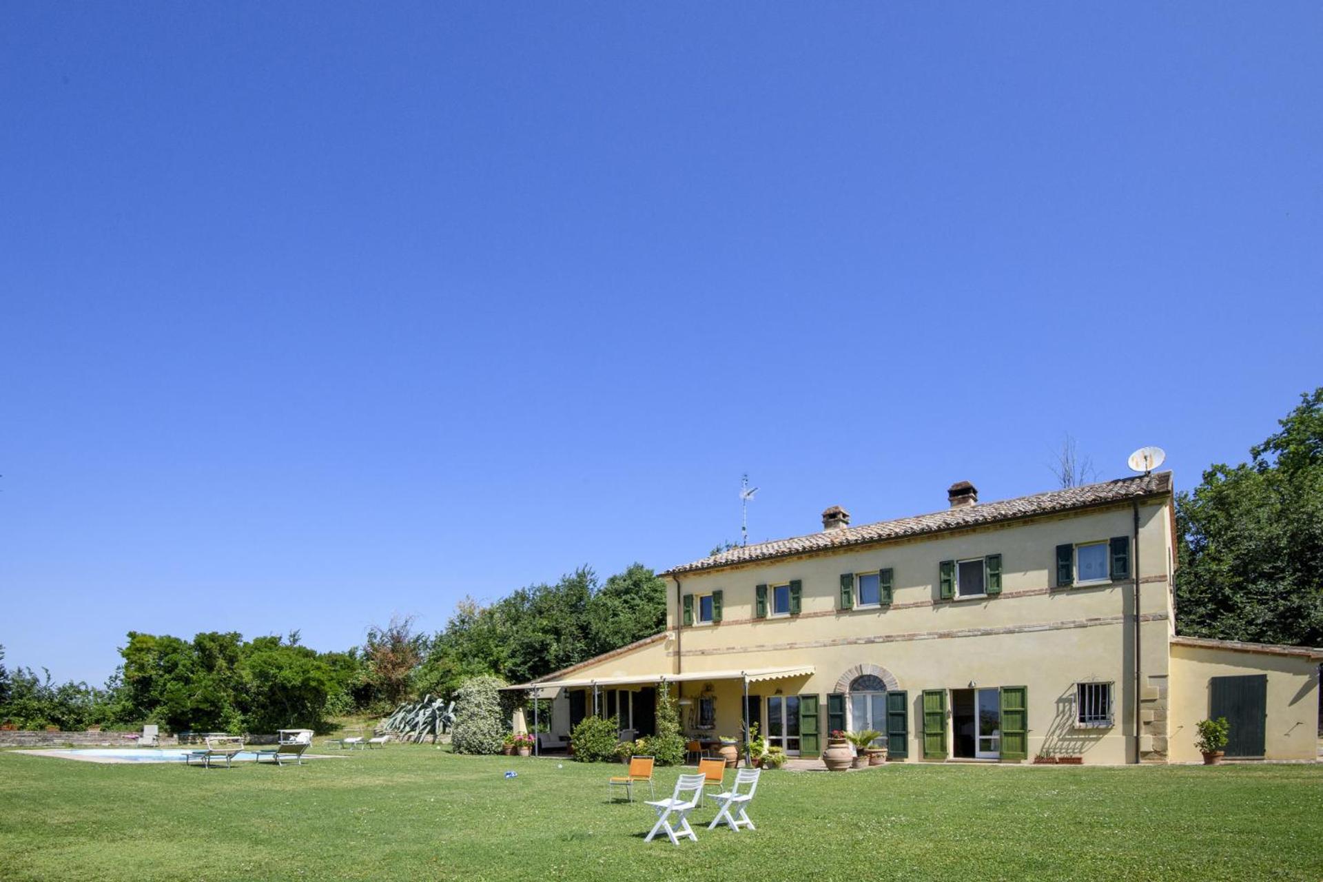 Villa Emily 10 by Marche Holiday Villas photo 4