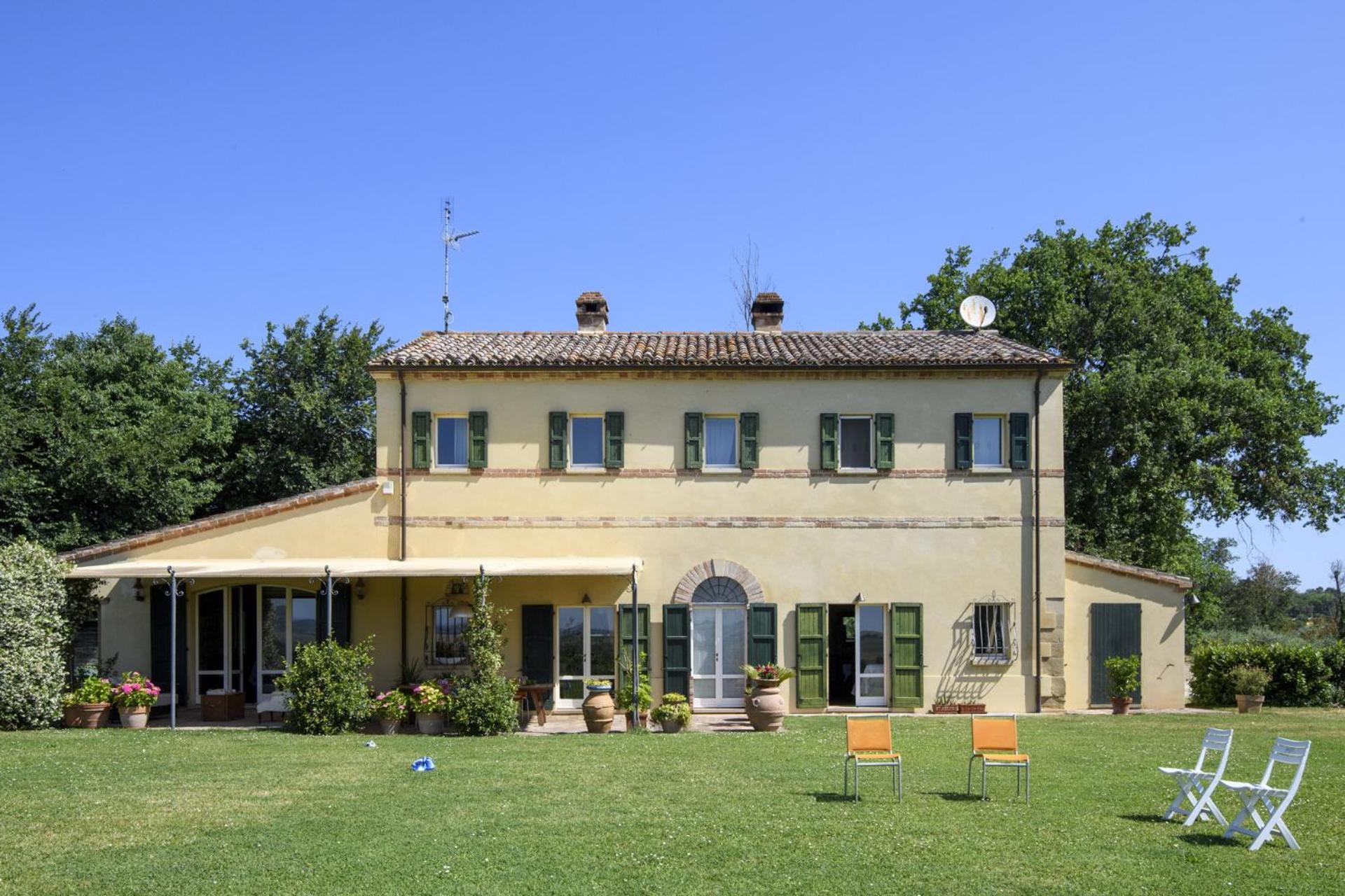 Villa Emily 10 by Marche Holiday Villas
