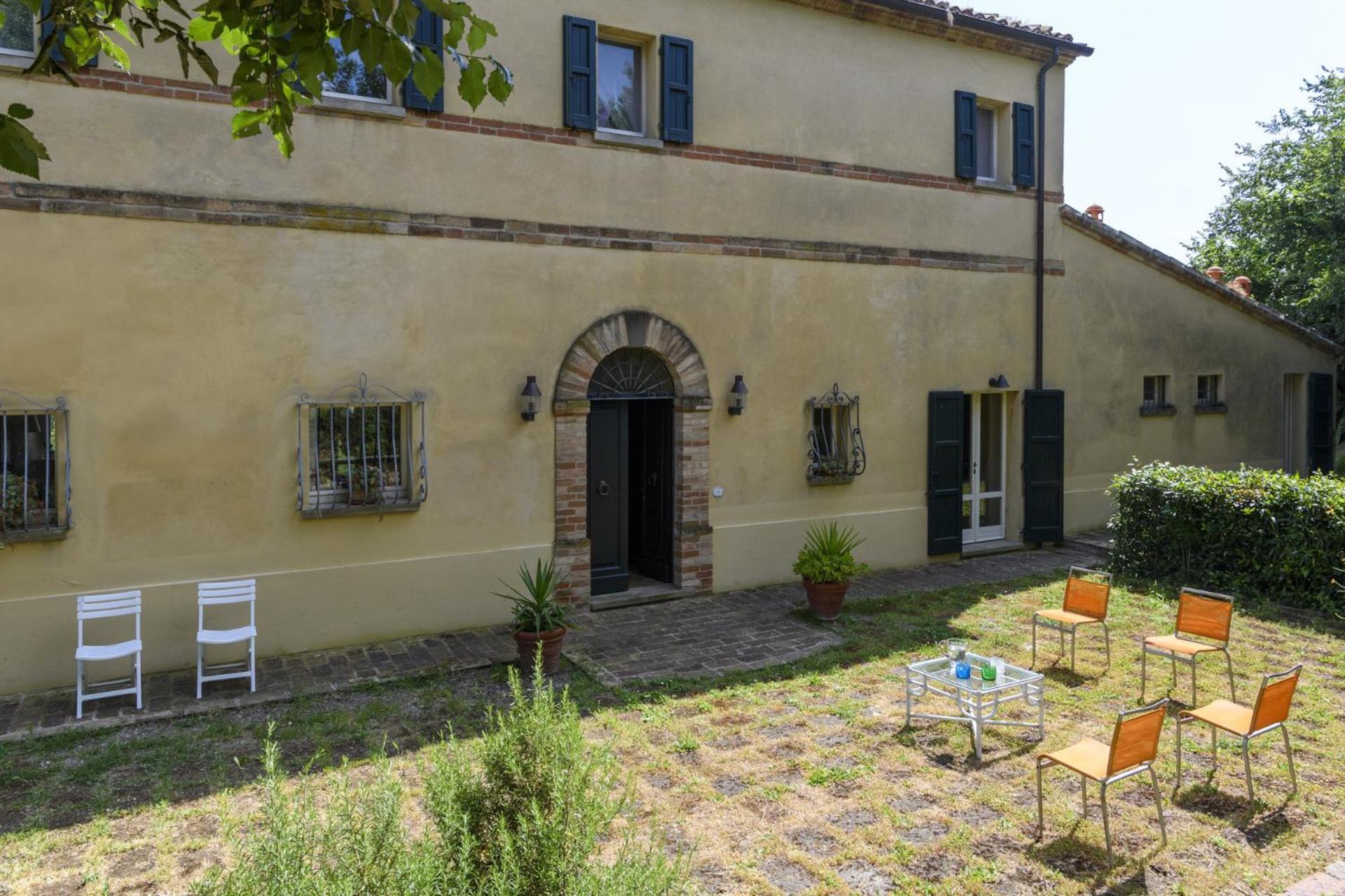 Villa Emily 10 by Marche Holiday Villas