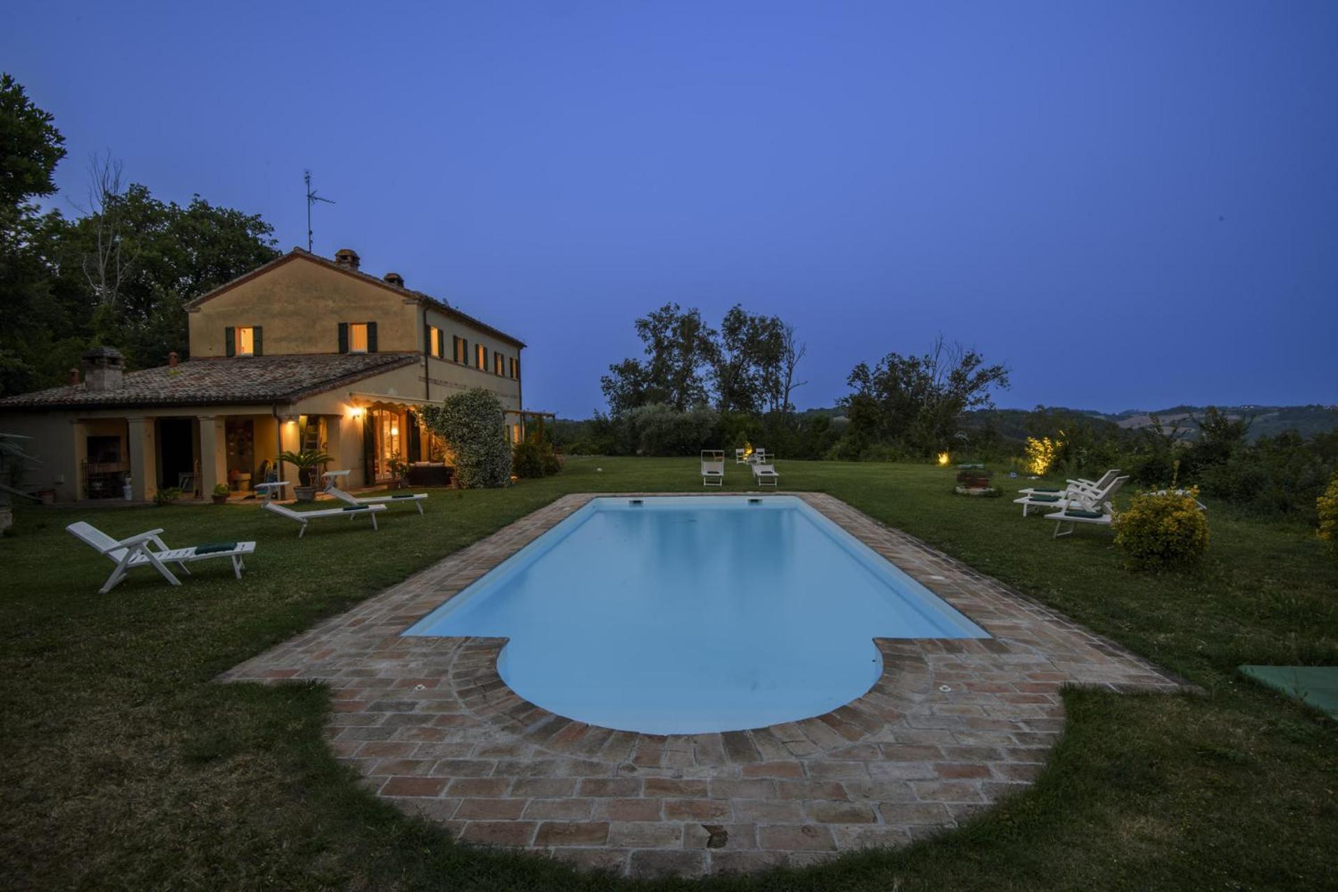Villa Emily 10 by Marche Holiday Villas