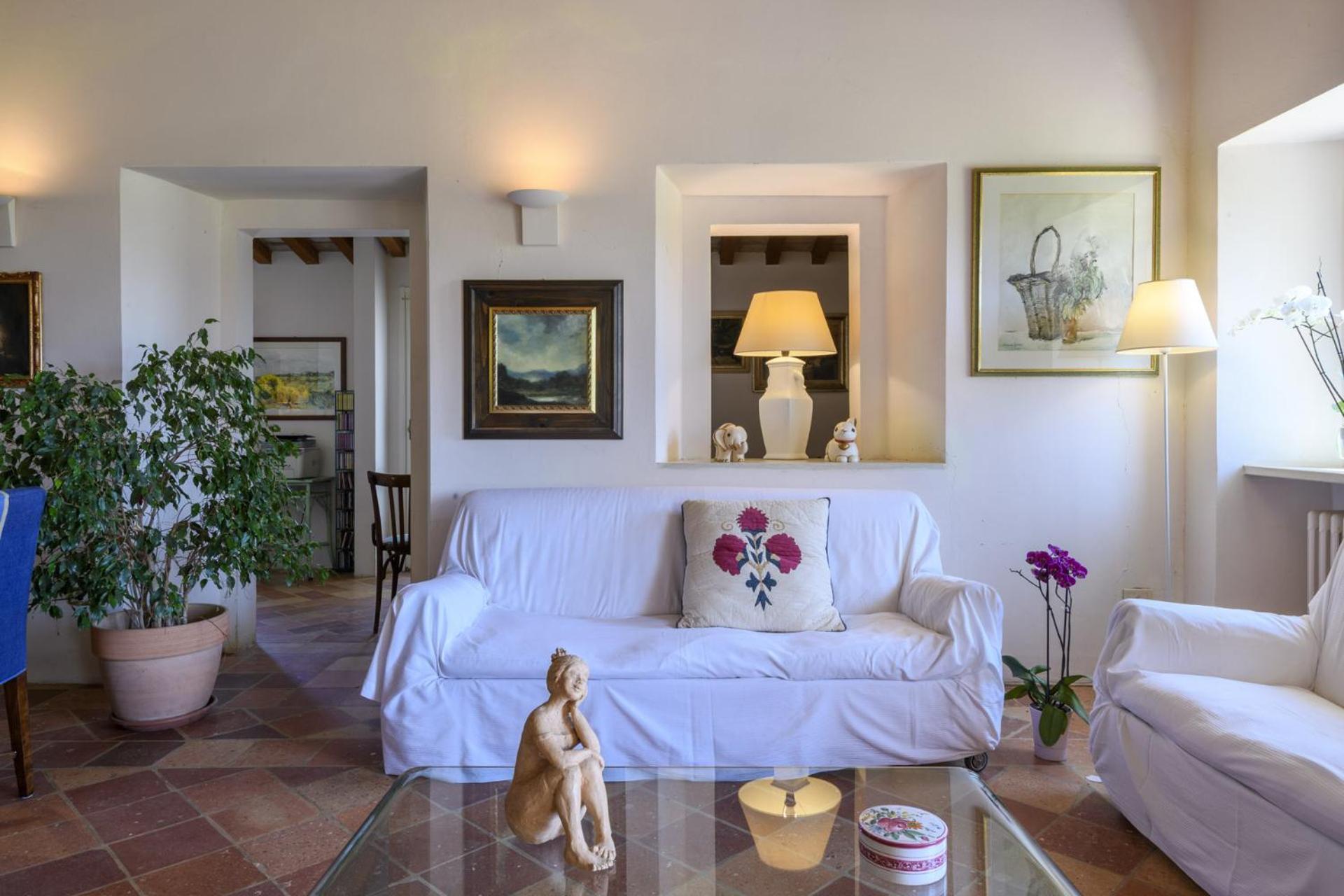Villa Emily 10 by Marche Holiday Villas
