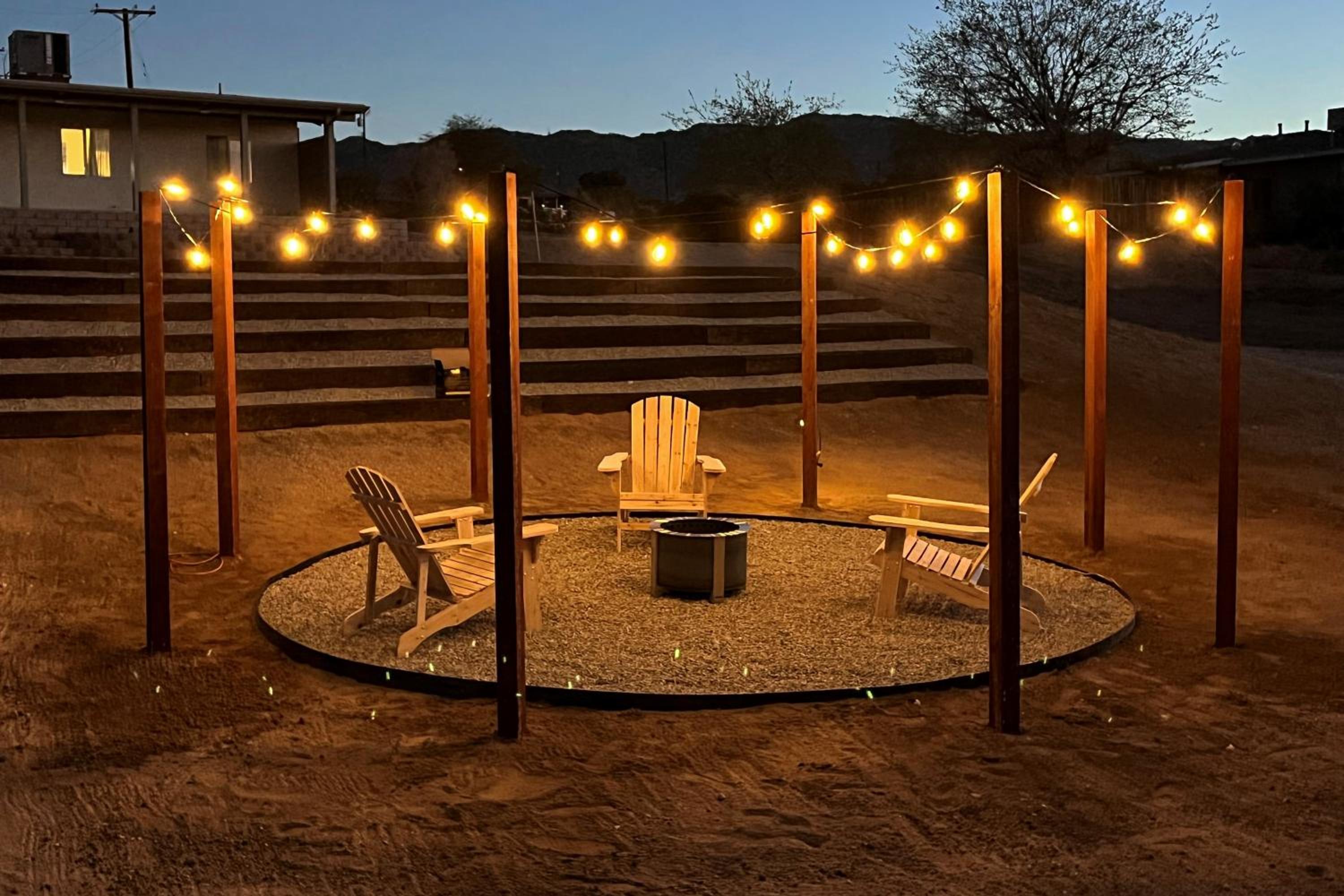 Pool, Fire Pit and Views! Joshua Tree Desert Retreat