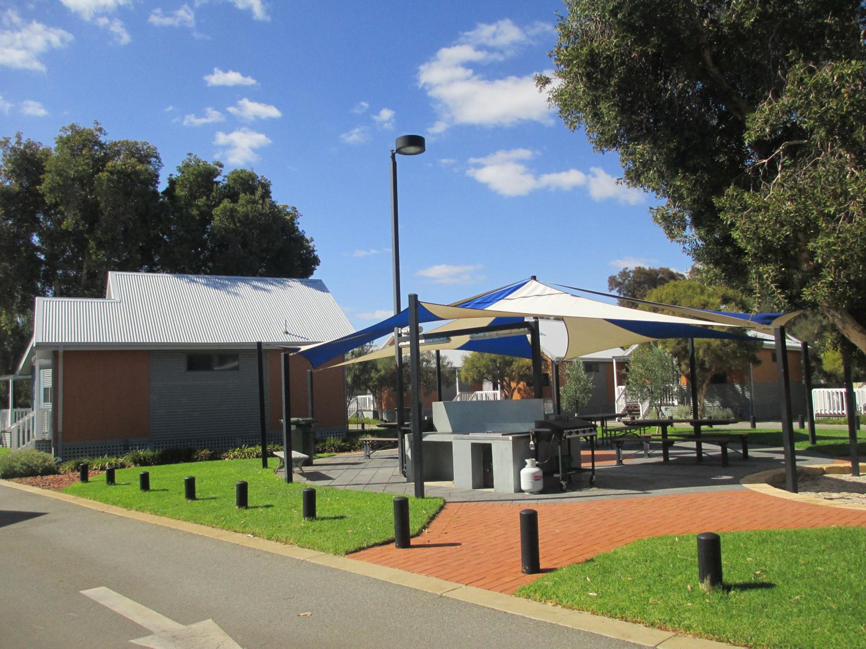 Mandurah Ocean Marina Chalets