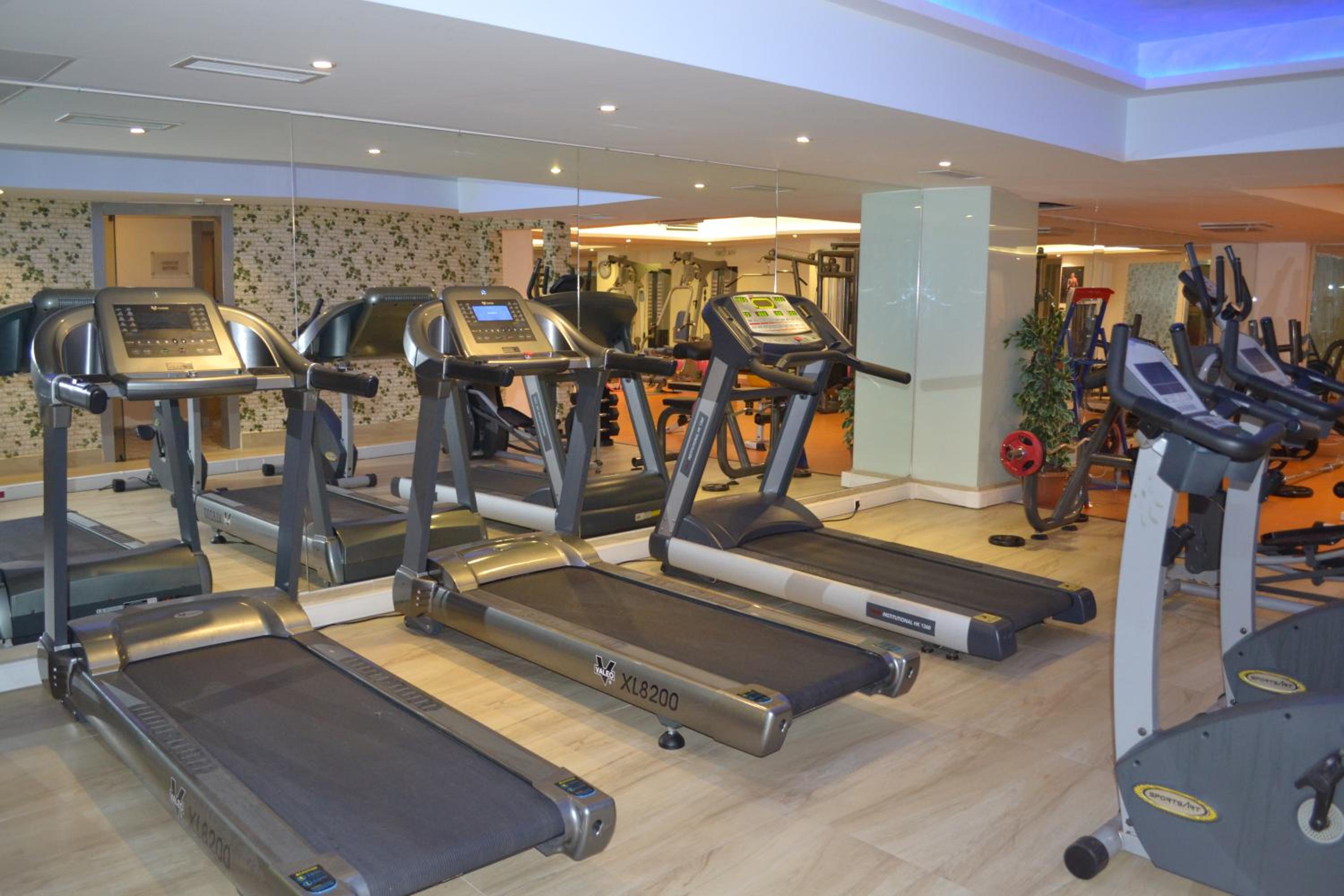 Bilek Istanbul Hotel - Image 11