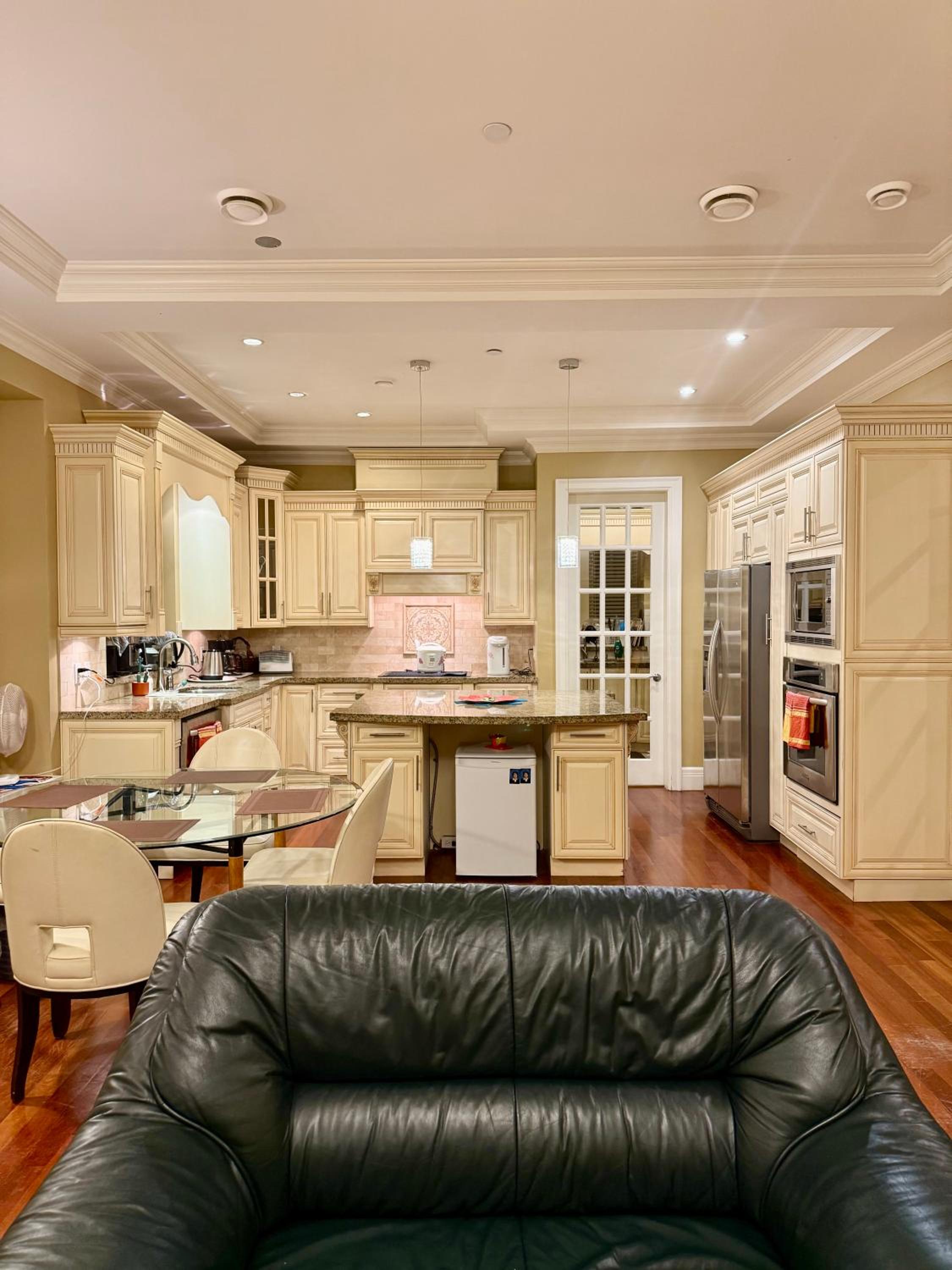 Peaceful Retreat in Arbutus