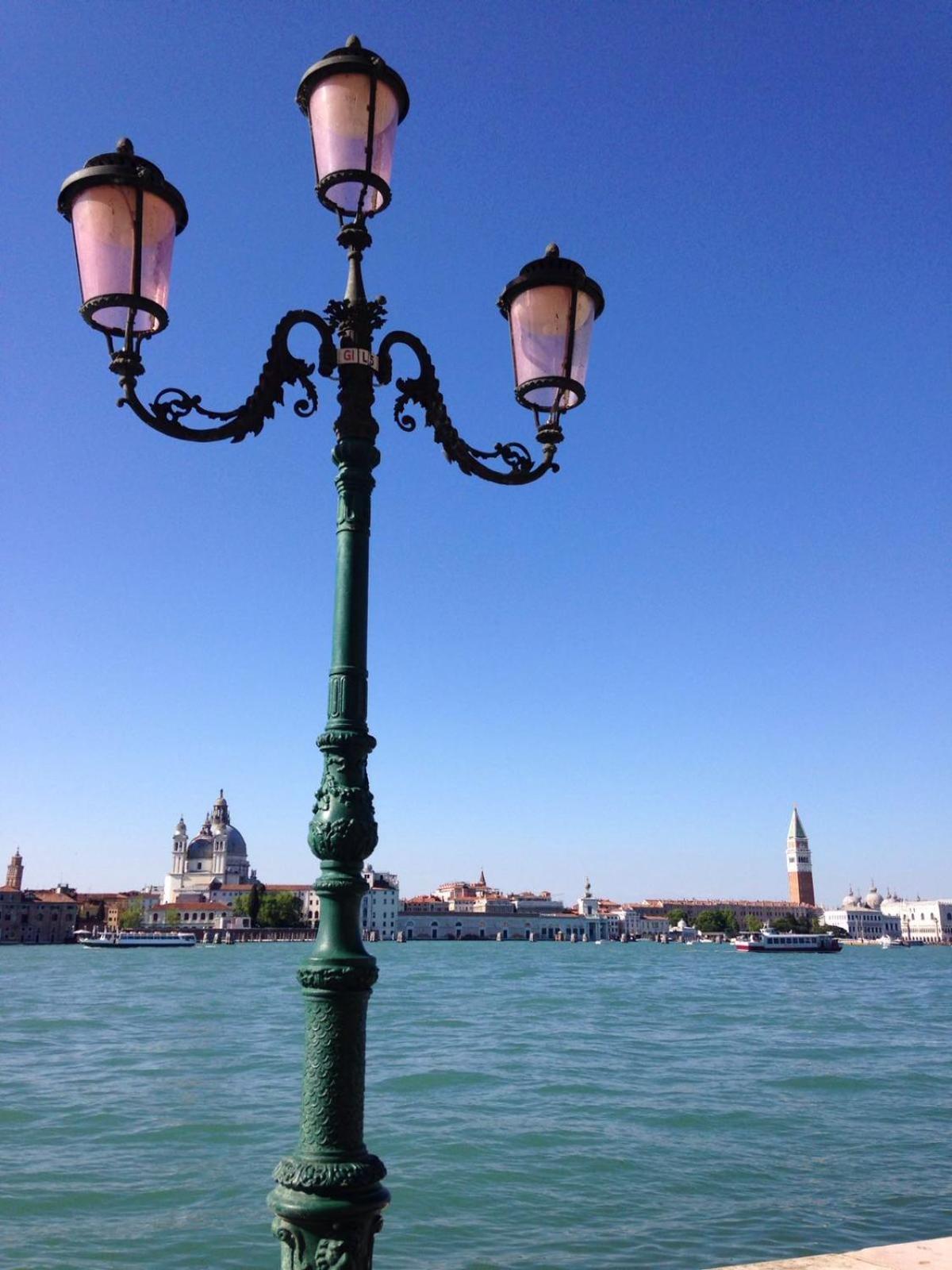 Venetian Mood: Secret Garden