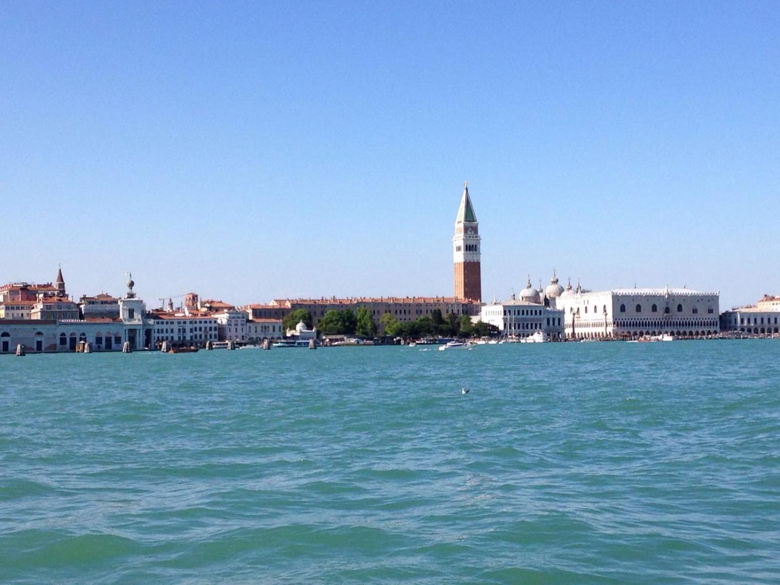Venetian Mood: Secret Garden