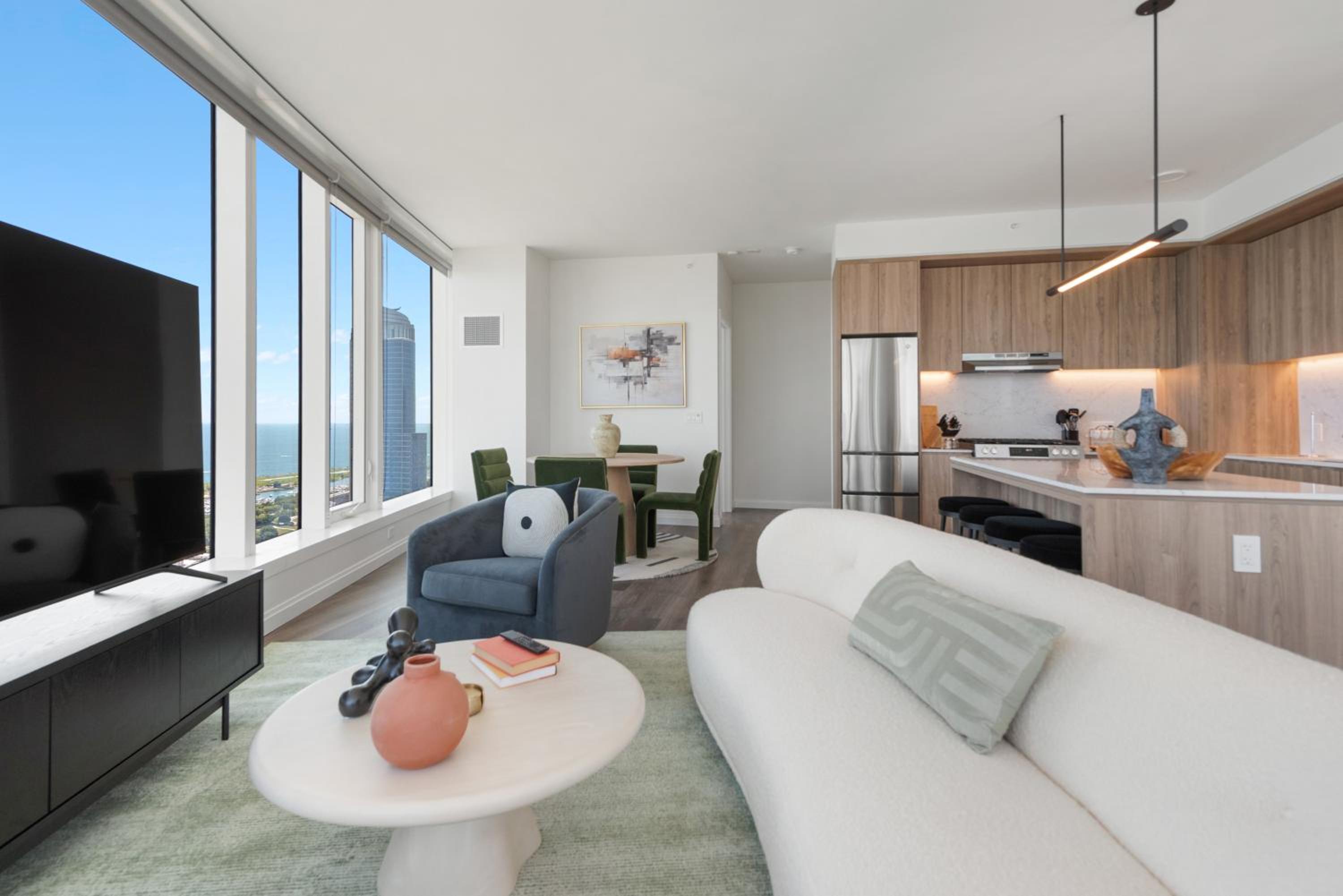 Lux Apts with Lake Views and Top Amenities