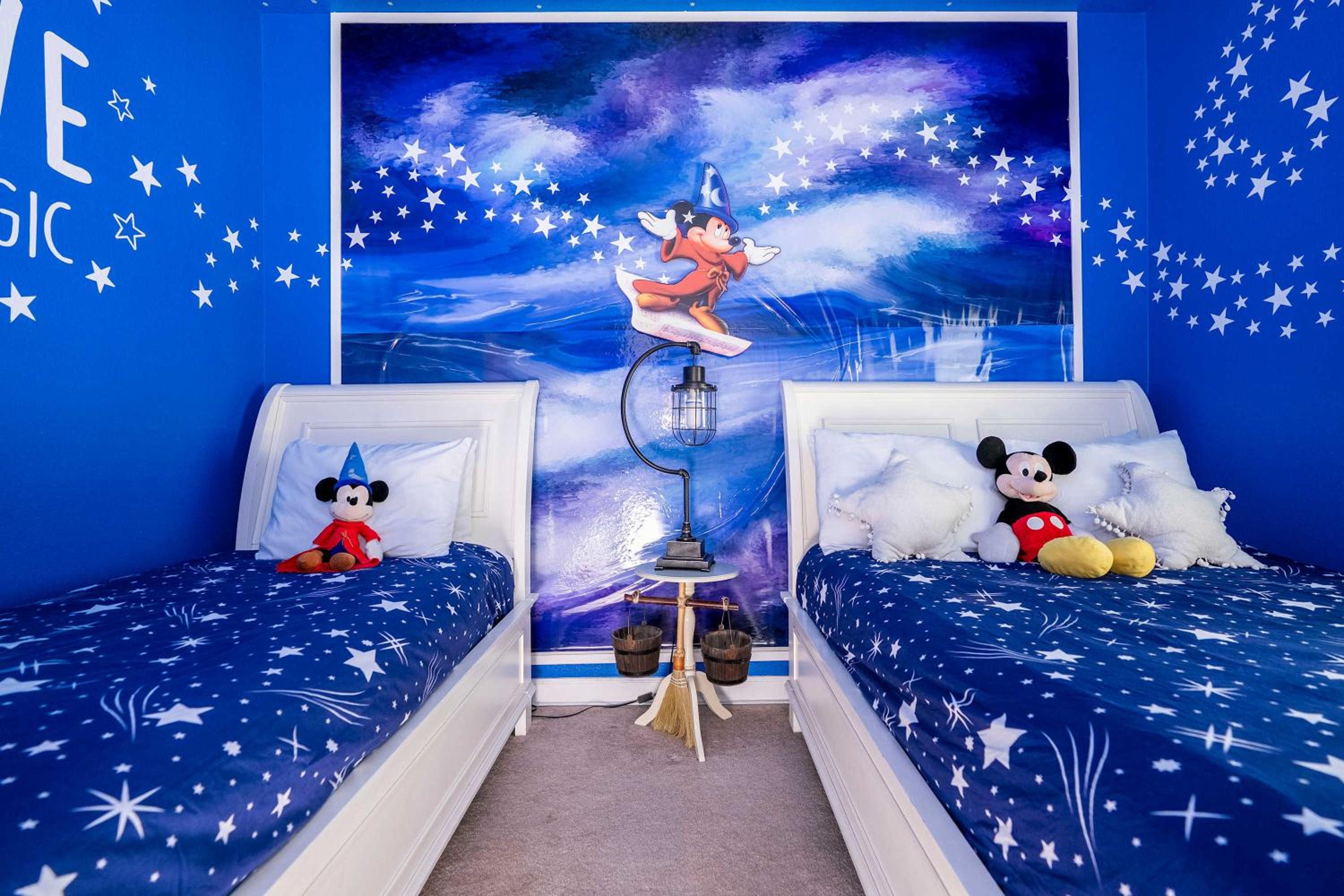 Themed 5Bd Paradise Palms Close to Disney w Pool 8951