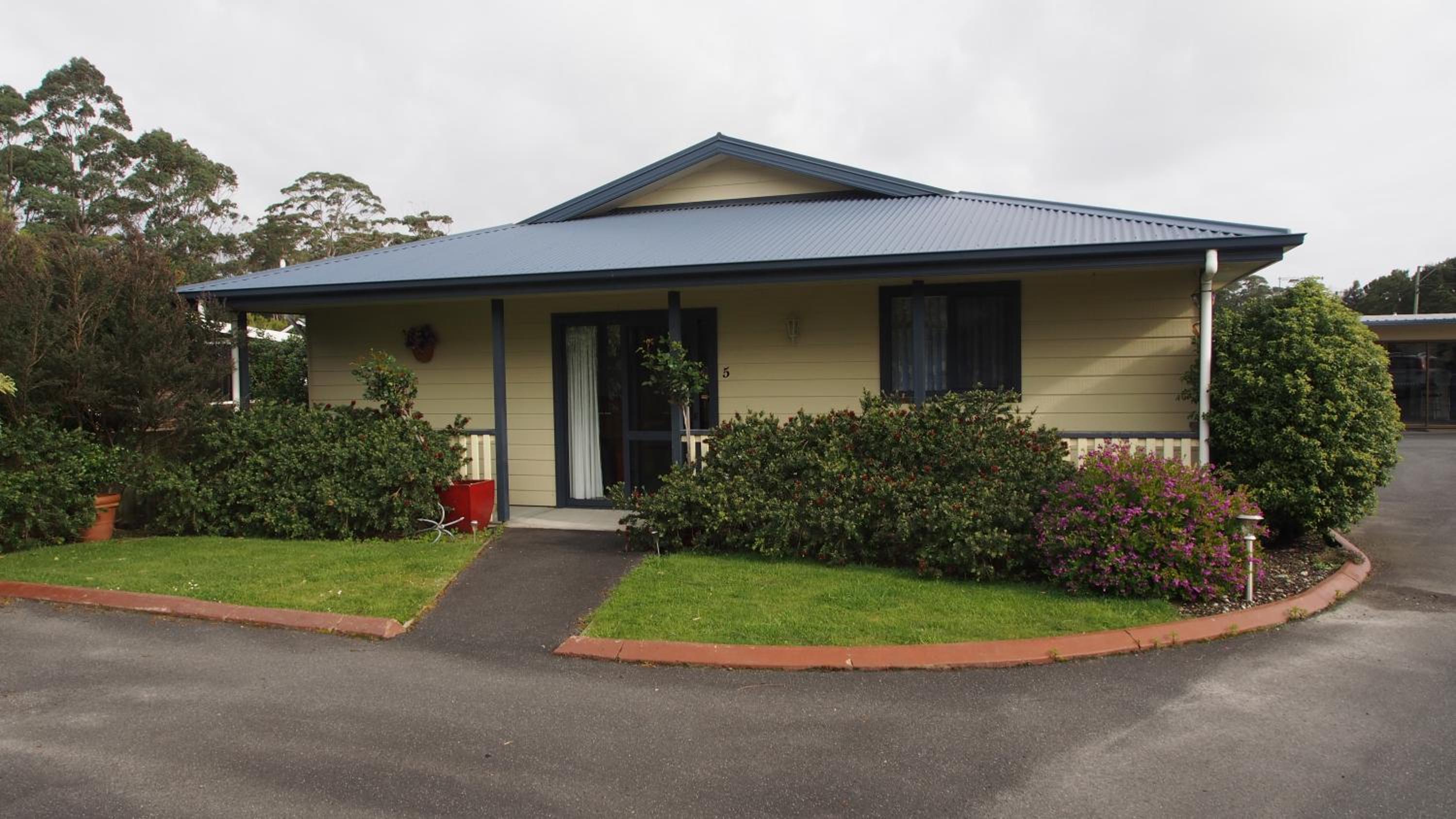 Strahan Retreat Holiday Park