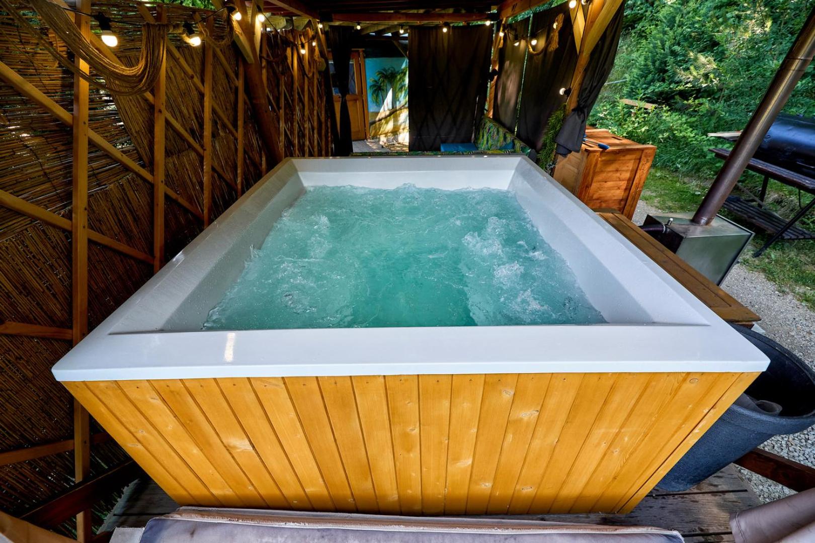 Aloha Glamp - Całoroczny glamping nad rzeką z prywatną balią - Stok narciarski, góry, lasy, sauna