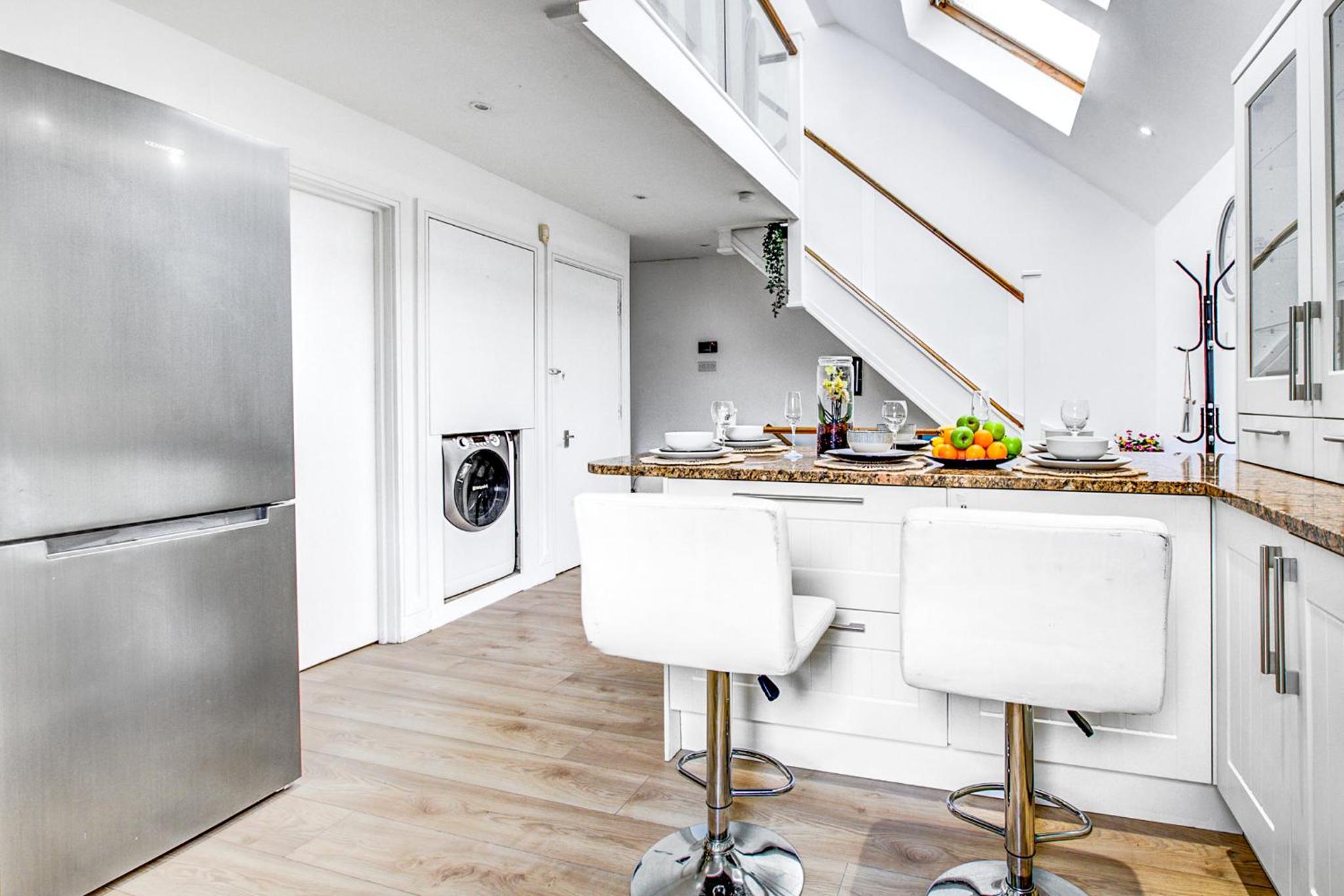 Wimbledon Close to AELTC, Station En-Suite