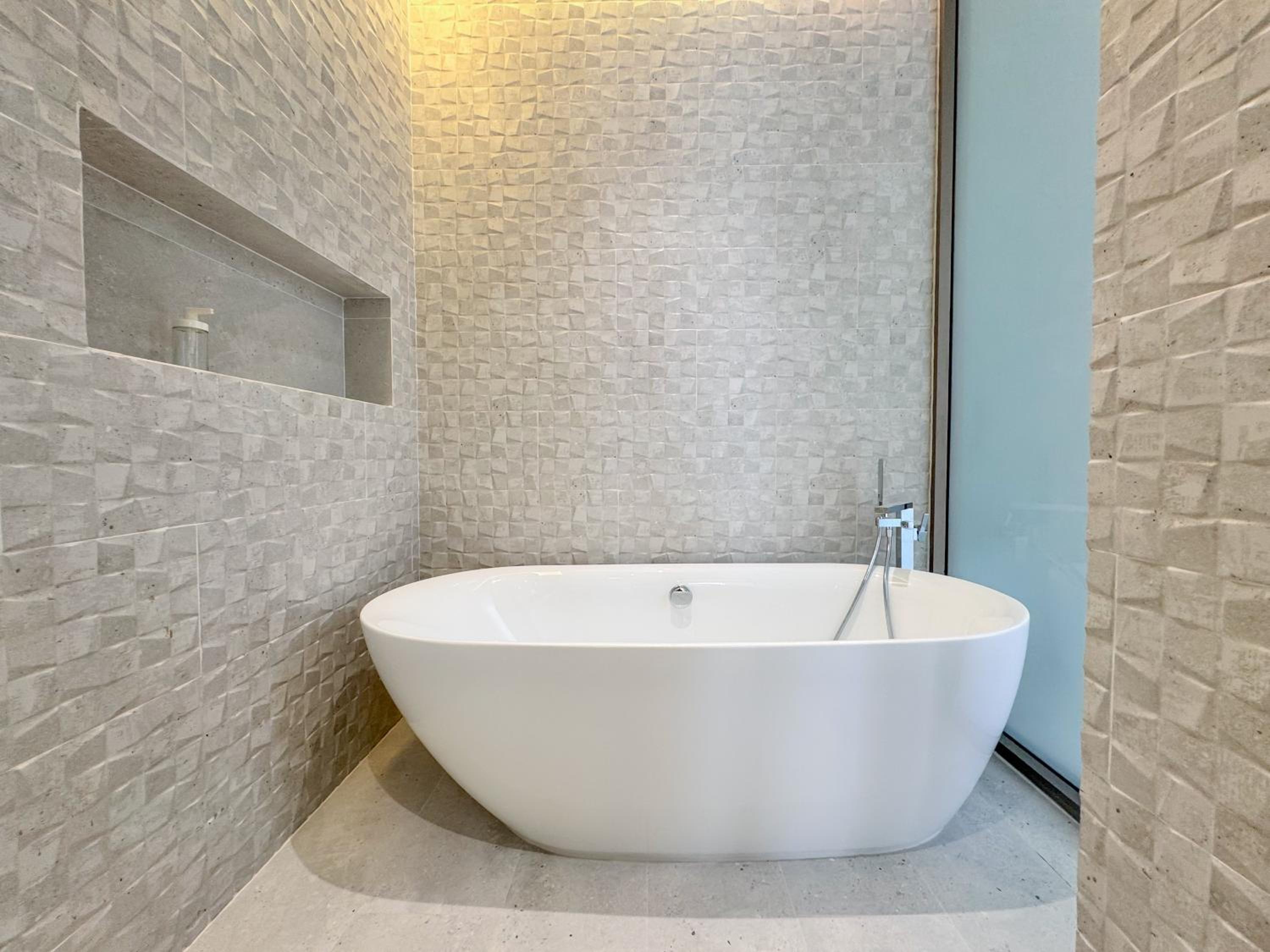 4BR Private Pool Villa near Laguna & Beach - Lux Pride 2 by Warm Plus